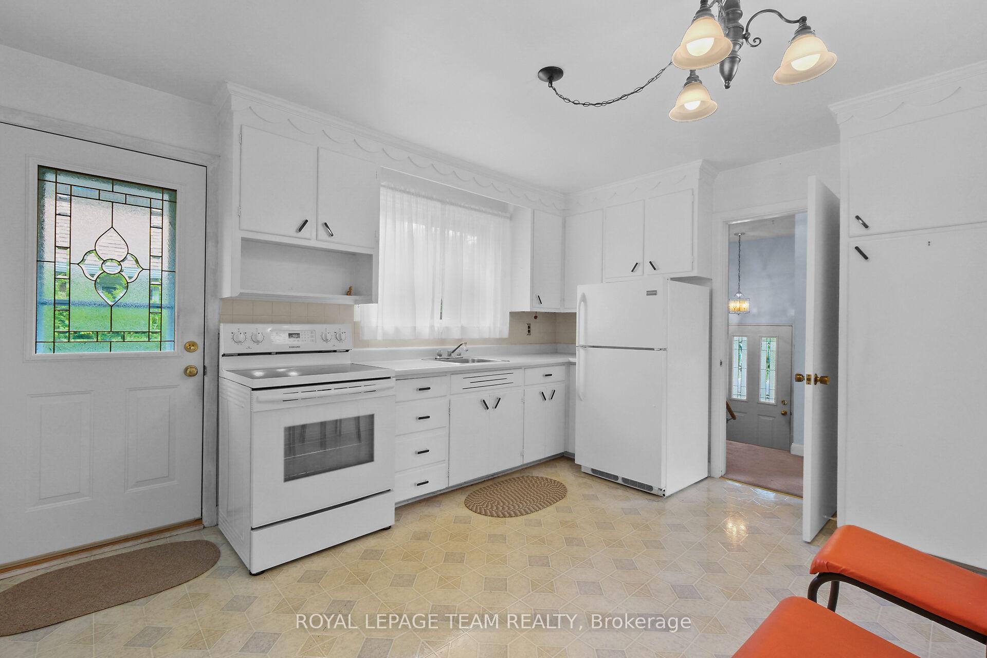 Photo 12 of 2218 Prospect Avenue, Ottawa, Alta Vista — HOMEH