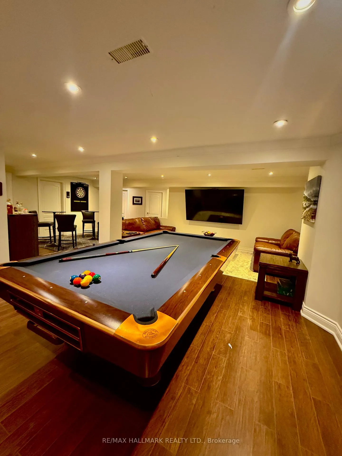 Photo 10 of 220 Tonner Crescent, Aurora, Bayview Northeast — HOMEH
