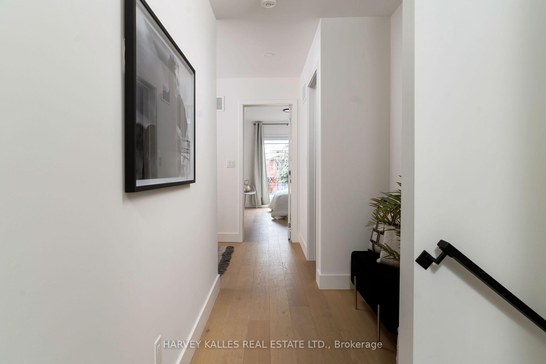 Photo 19 of 30 Roseland Drive, Etobicoke, Alderwood — HOMEH