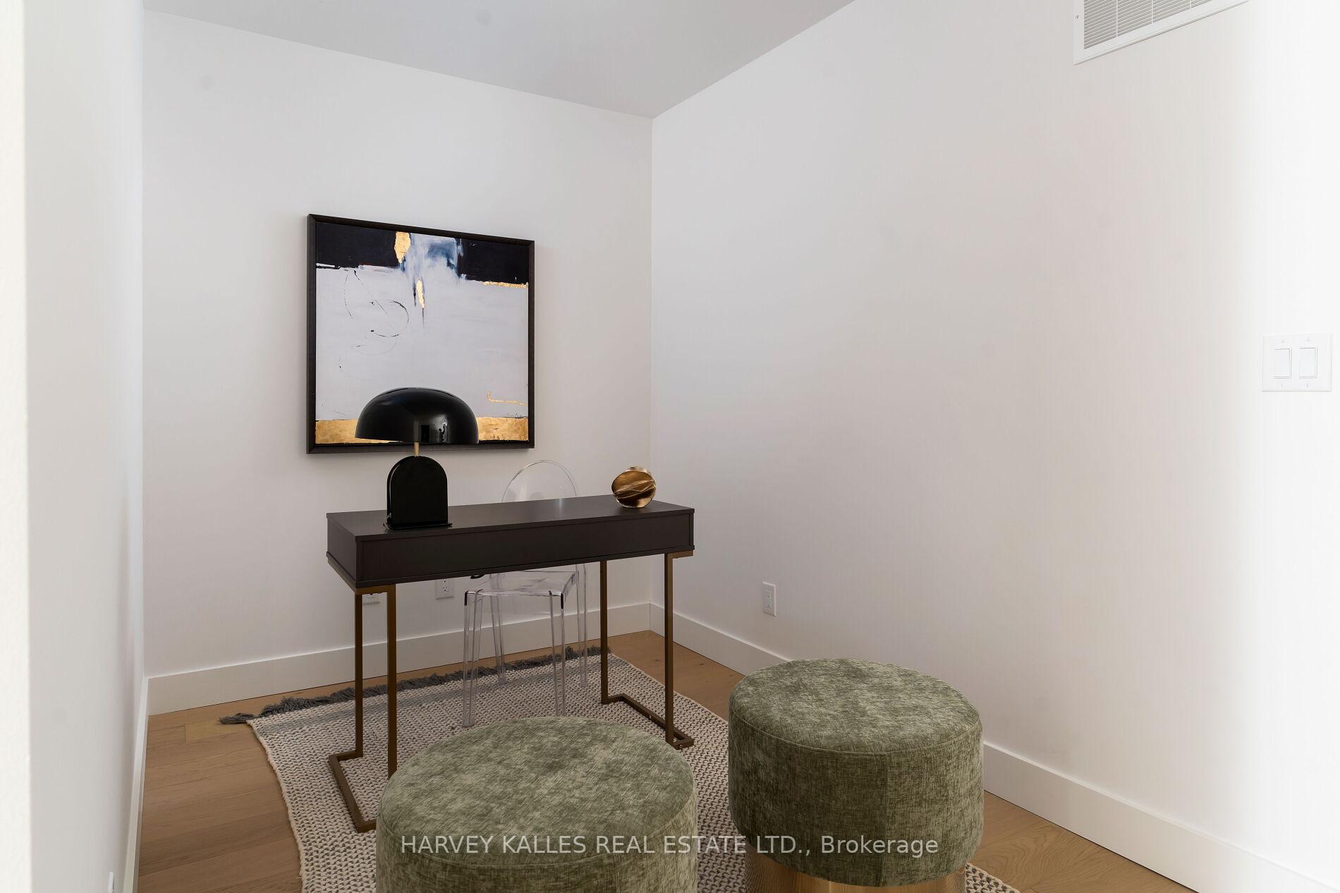 Photo 21 of 30 Roseland Drive, Etobicoke, Alderwood — HOMEH