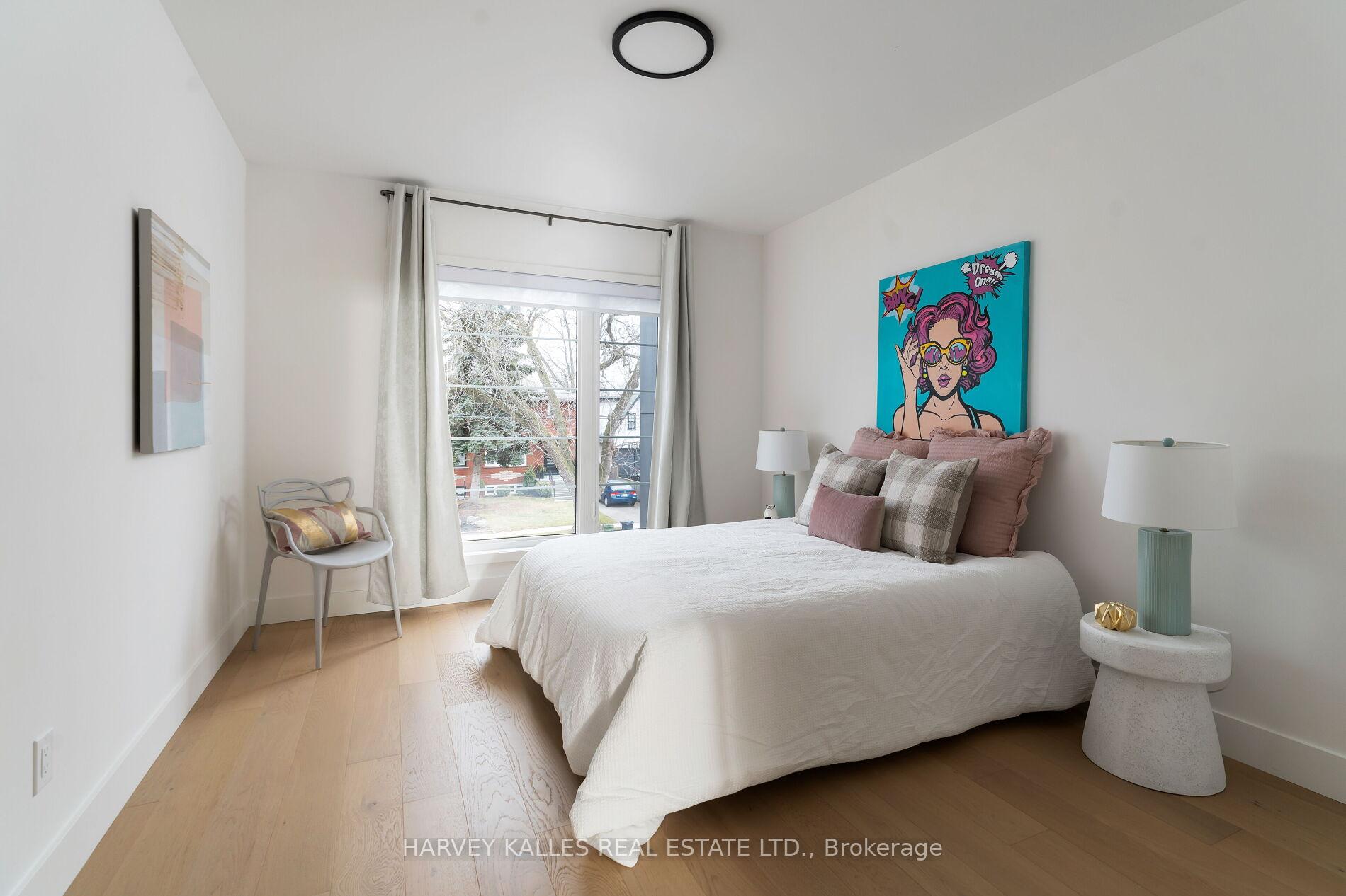 Photo 23 of 30 Roseland Drive, Etobicoke, Alderwood — HOMEH