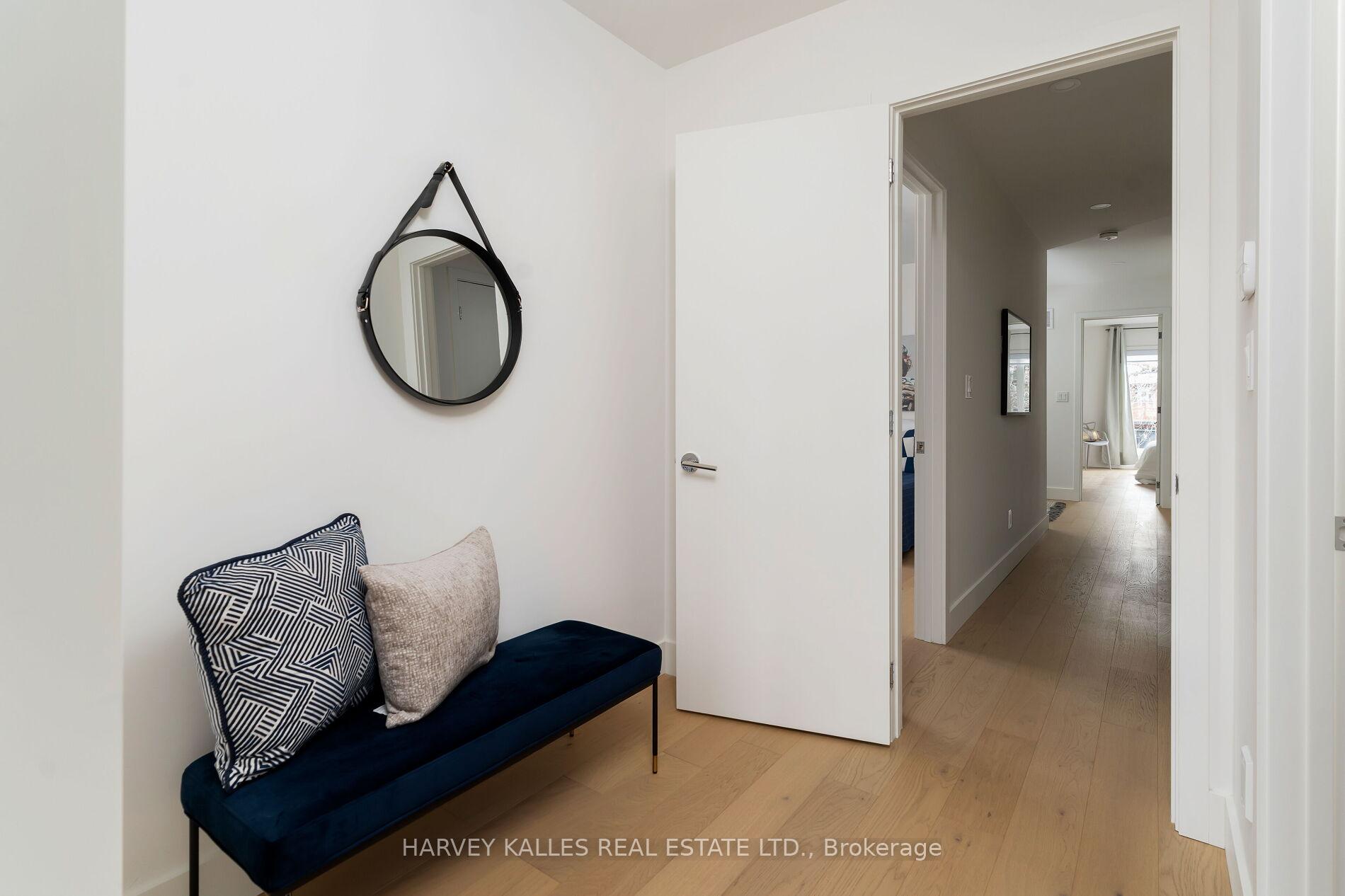 Photo 31 of 30 Roseland Drive, Etobicoke, Alderwood — HOMEH