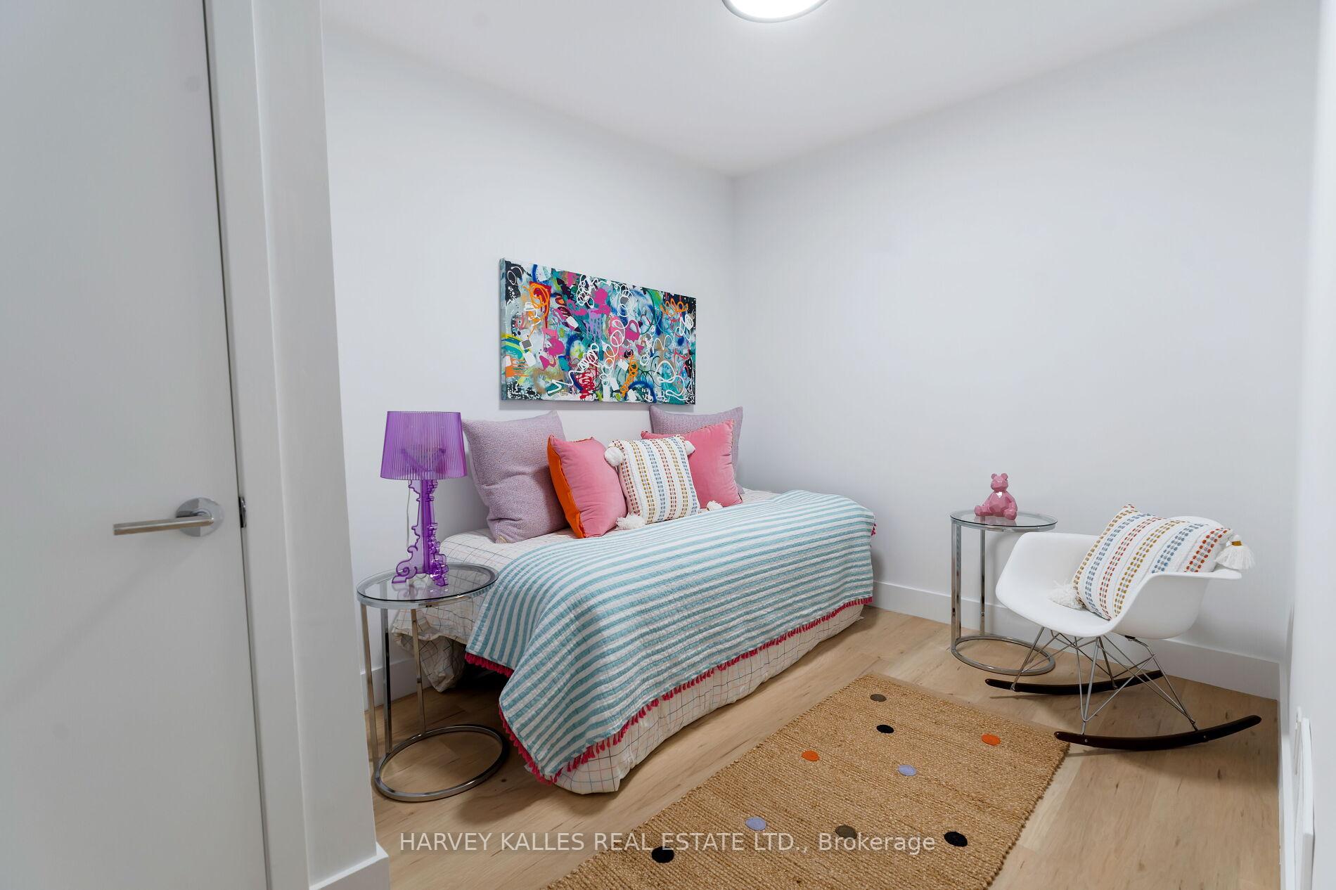 Photo 41 of 30 Roseland Drive, Etobicoke, Alderwood — HOMEH