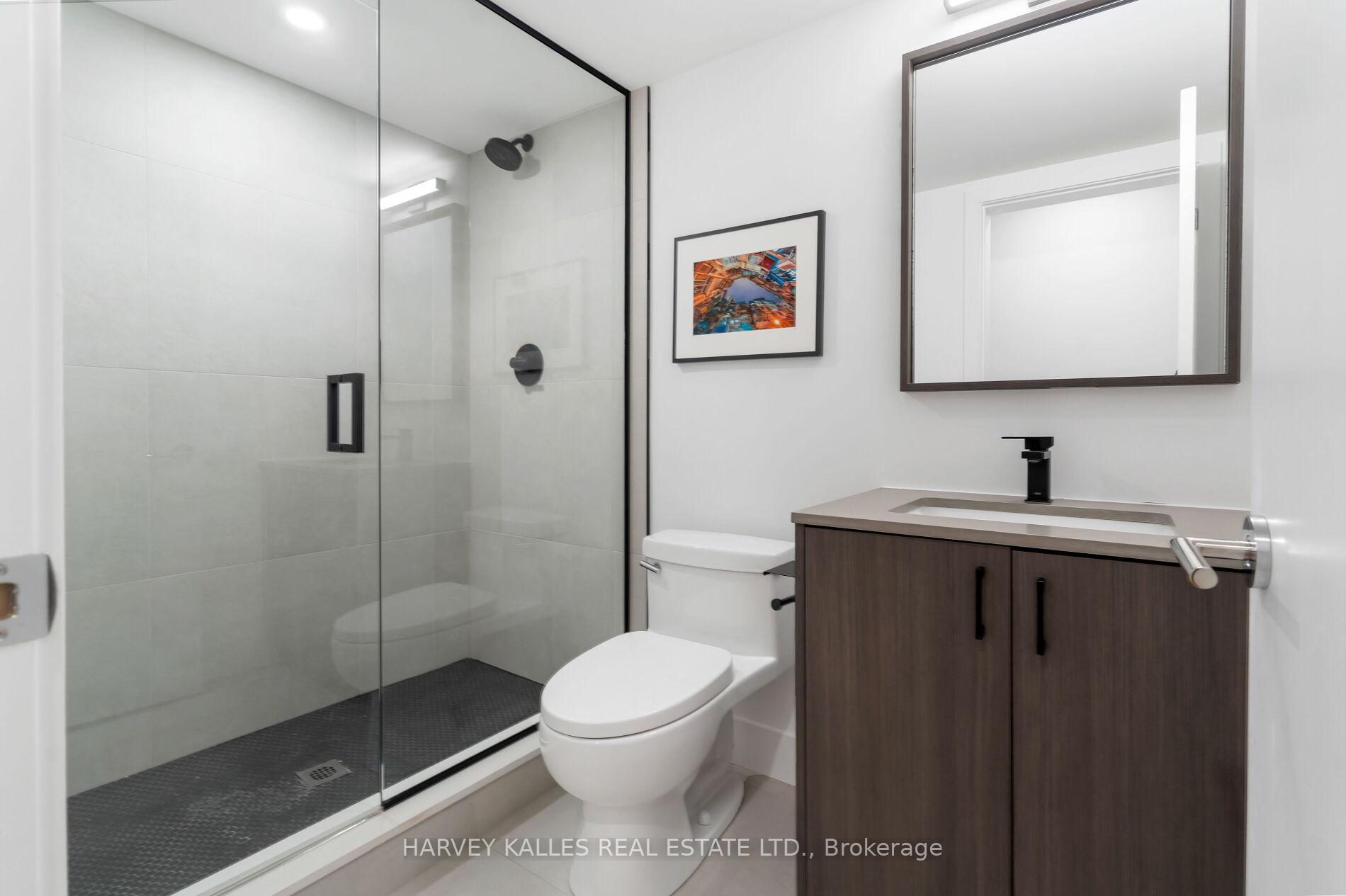 Photo 43 of 30 Roseland Drive, Etobicoke, Alderwood — HOMEH