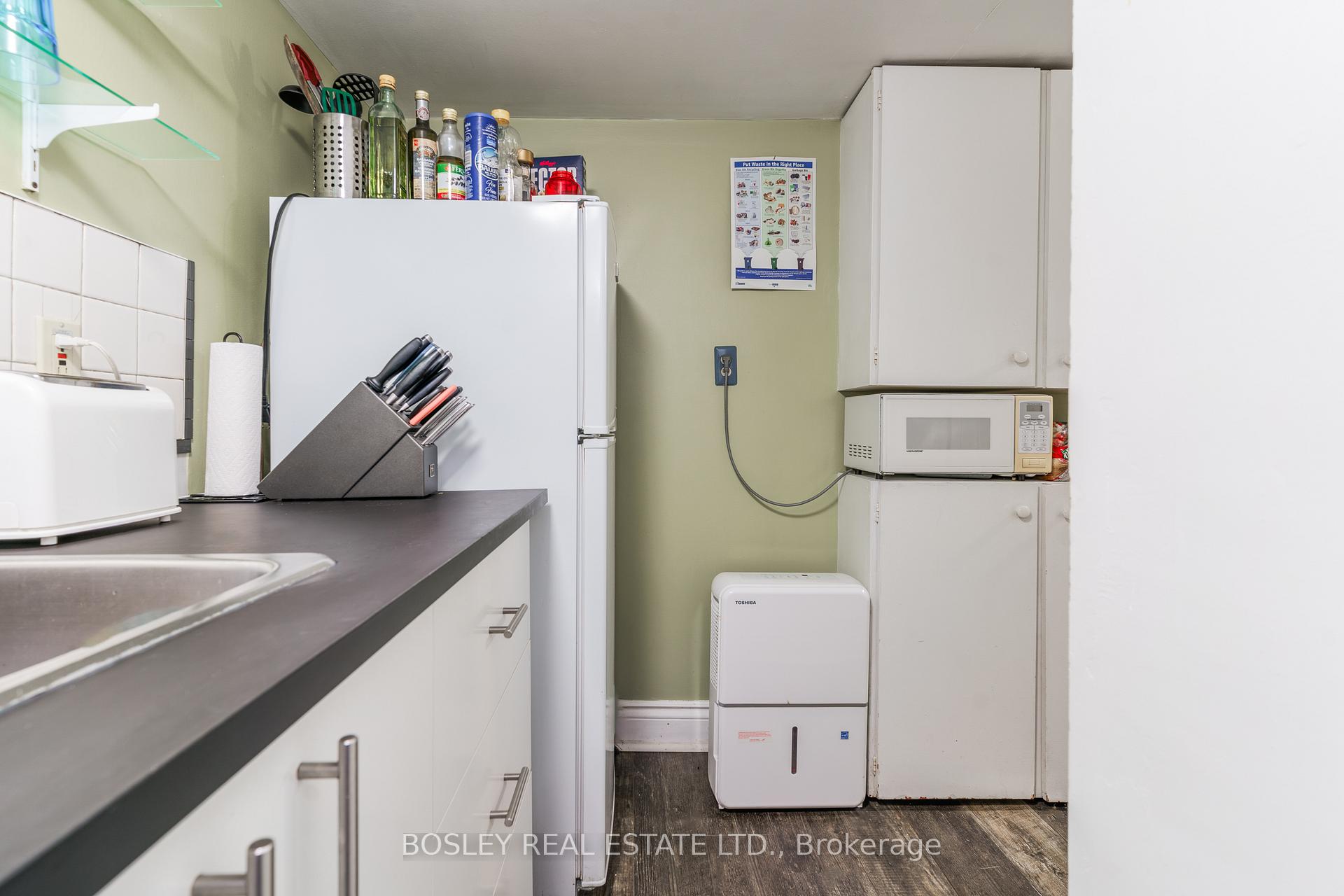 Photo 8 of Unit Lower, 156 Sheridan Avenue, Toronto, Little Portugal — HOMEH