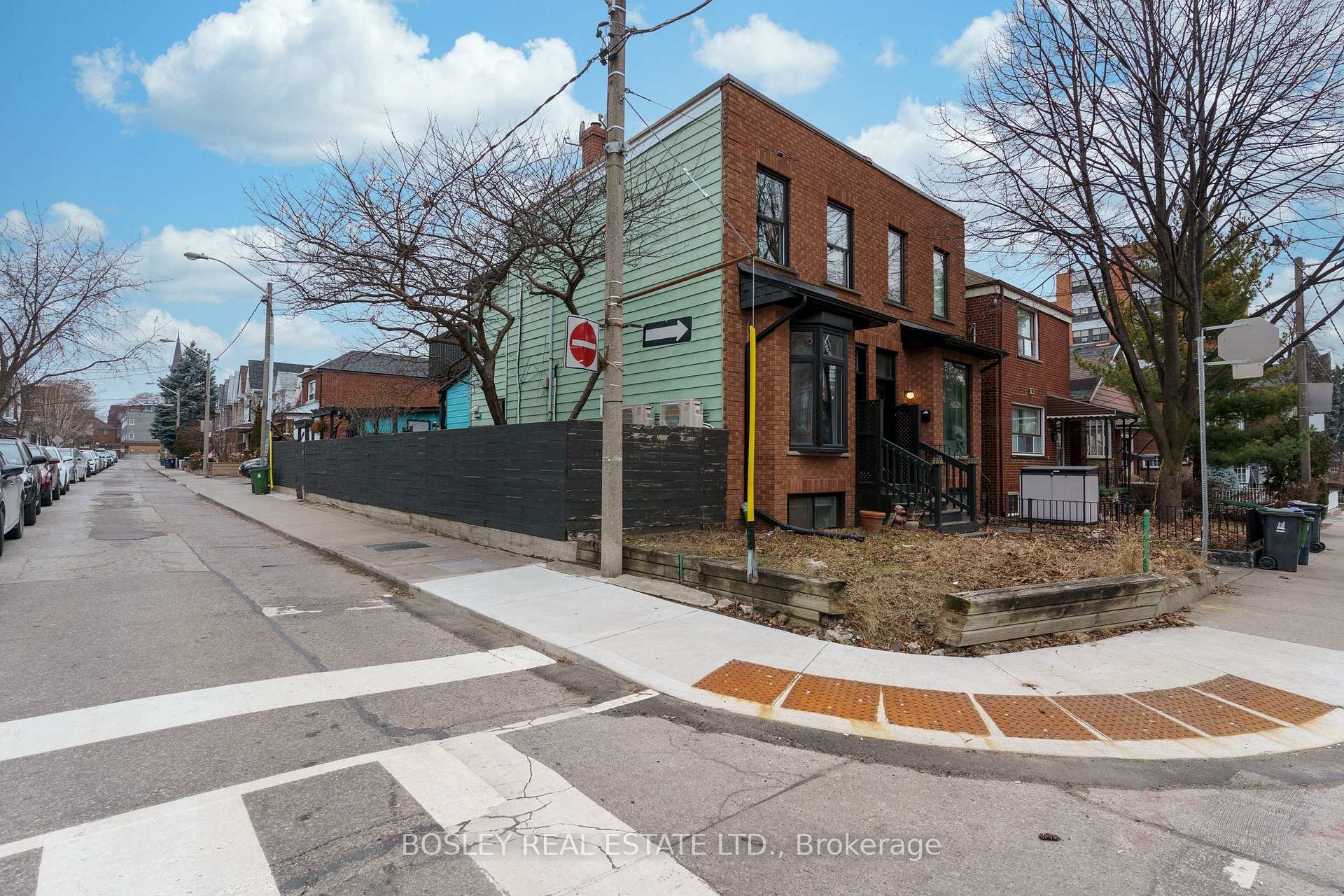 Photo 14 of Unit Lower, 156 Sheridan Avenue, Toronto, Little Portugal — HOMEH