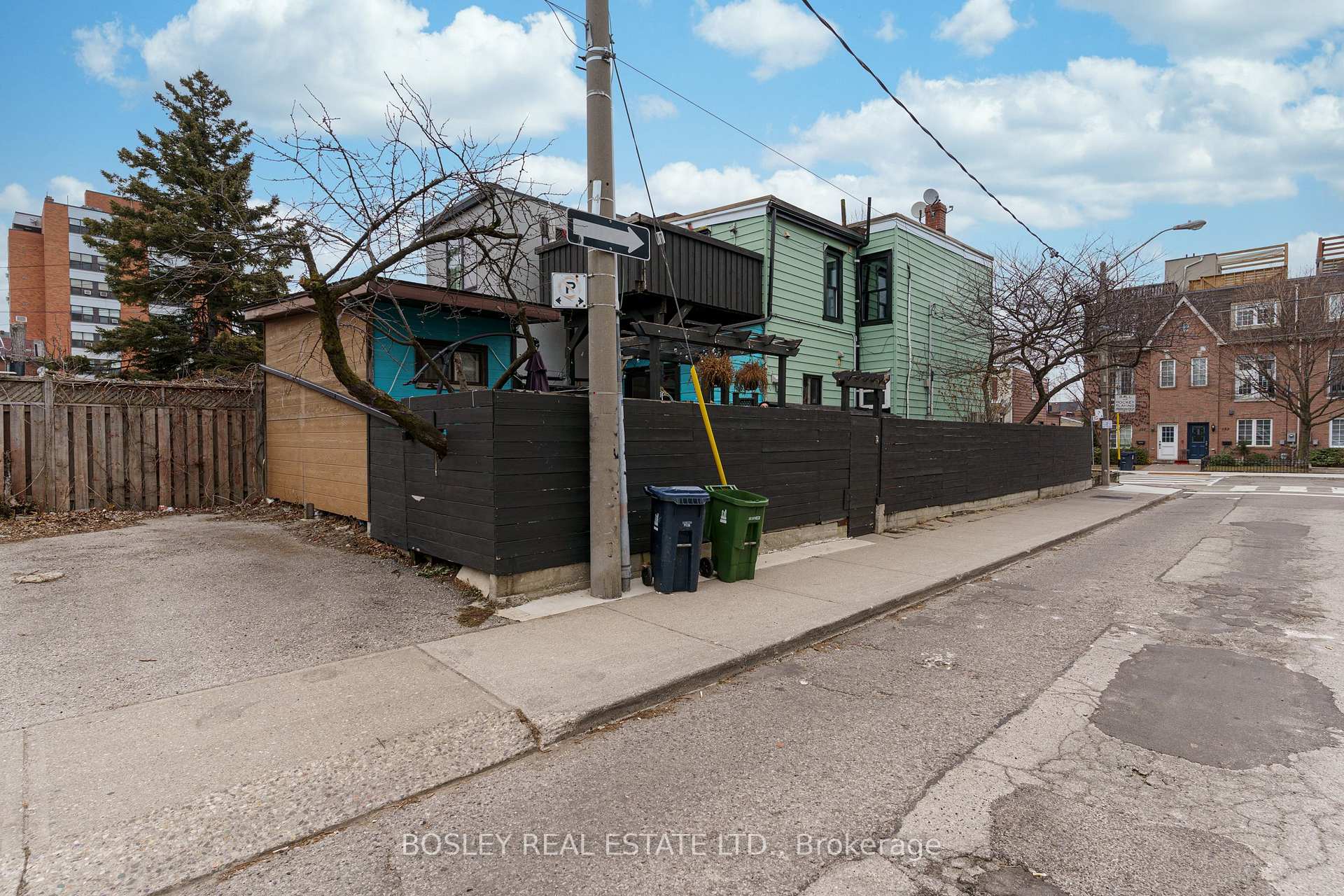 Photo 17 of Unit Lower, 156 Sheridan Avenue, Toronto, Little Portugal — HOMEH