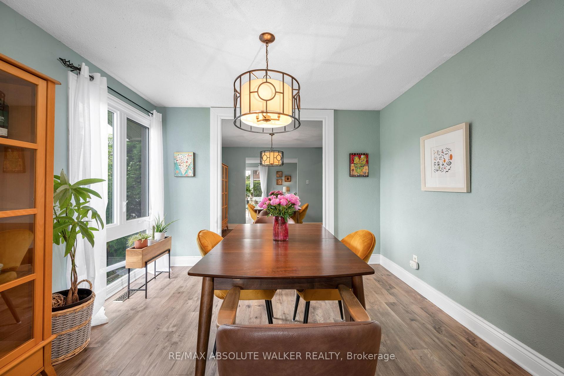 Photo 6 of 1881 Greenacre Crescent, Ottawa, Beacon Hill South — HOMEH
