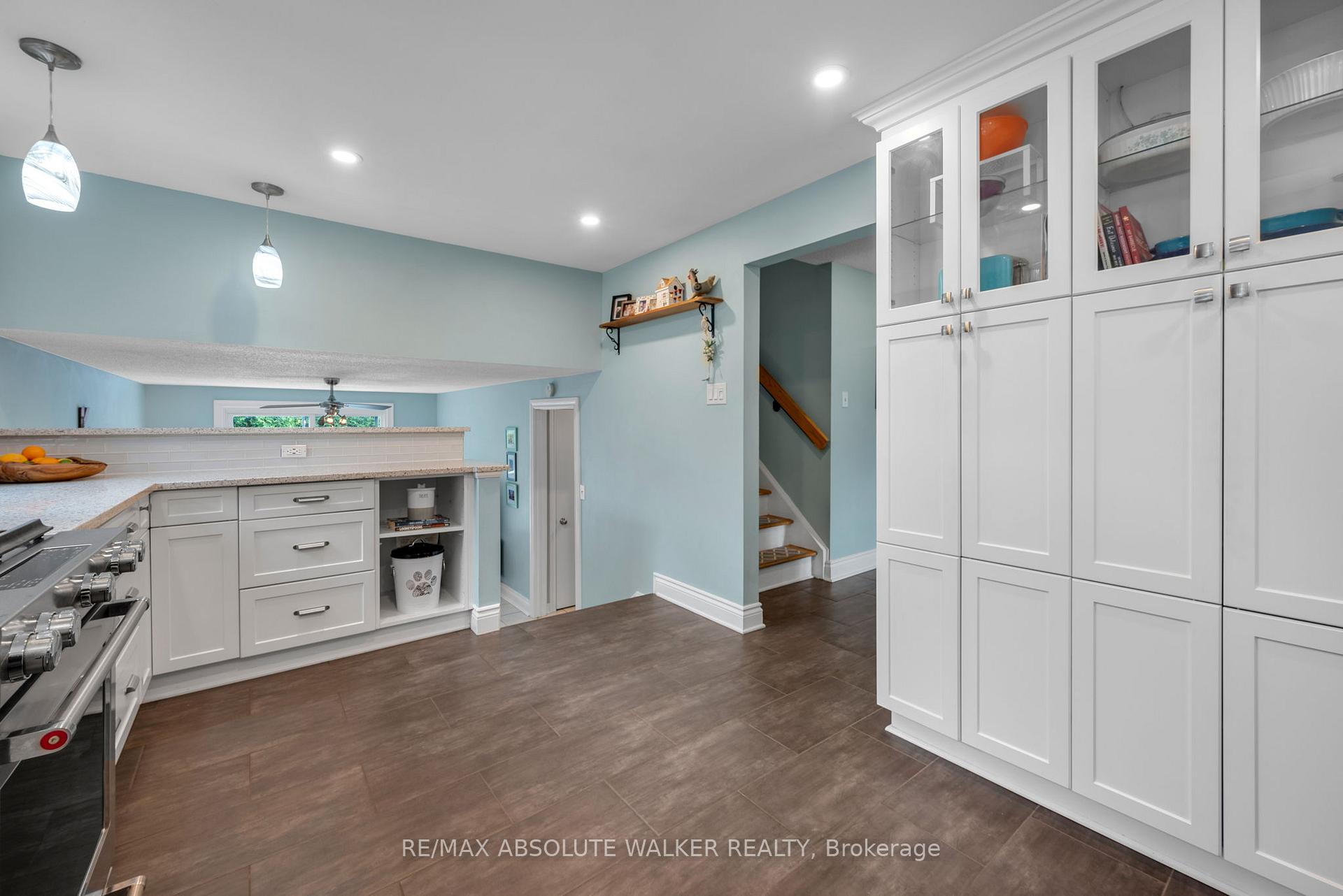 Photo 11 of 1881 Greenacre Crescent, Ottawa, Beacon Hill South — HOMEH
