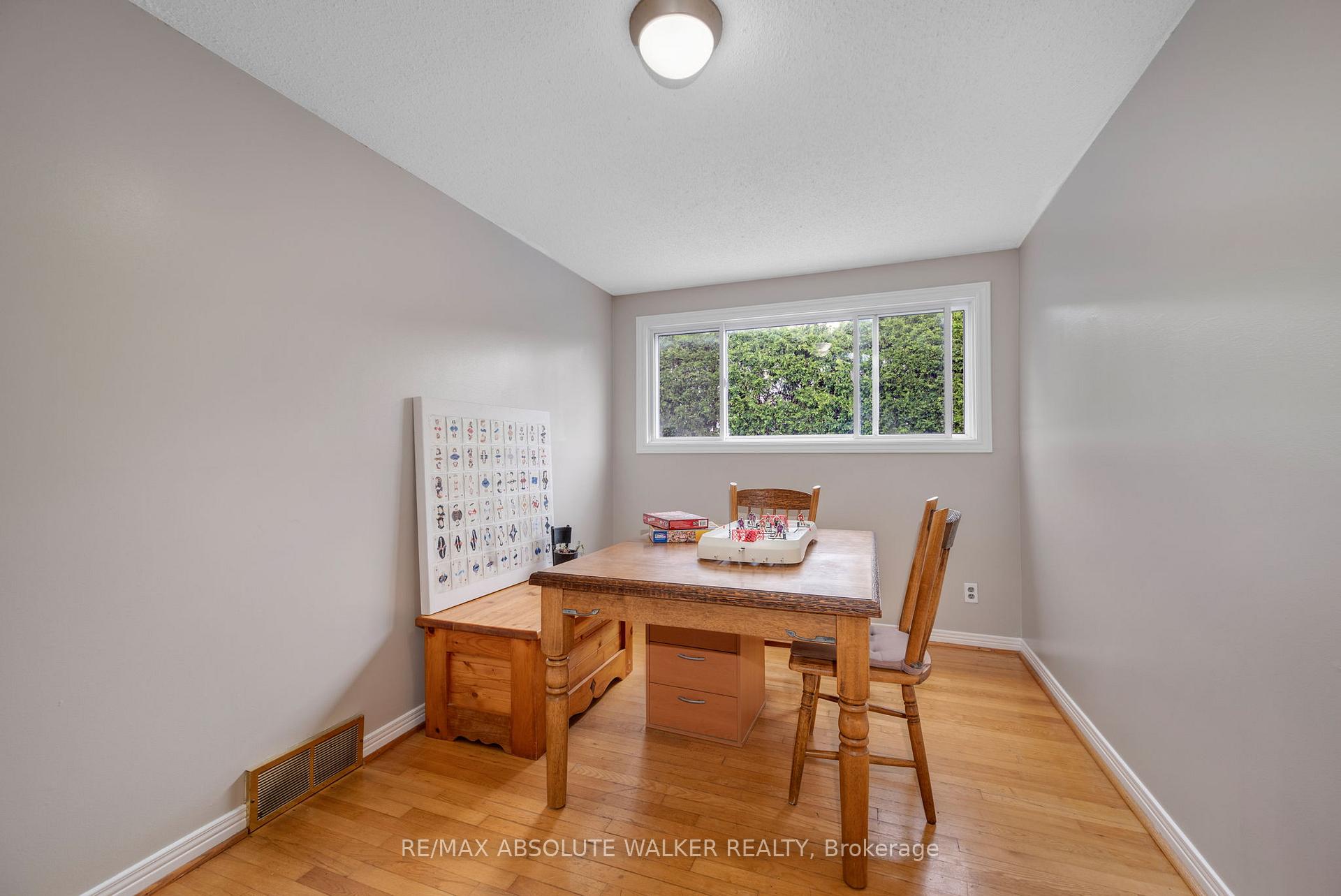 Photo 14 of 1881 Greenacre Crescent, Ottawa, Beacon Hill South — HOMEH