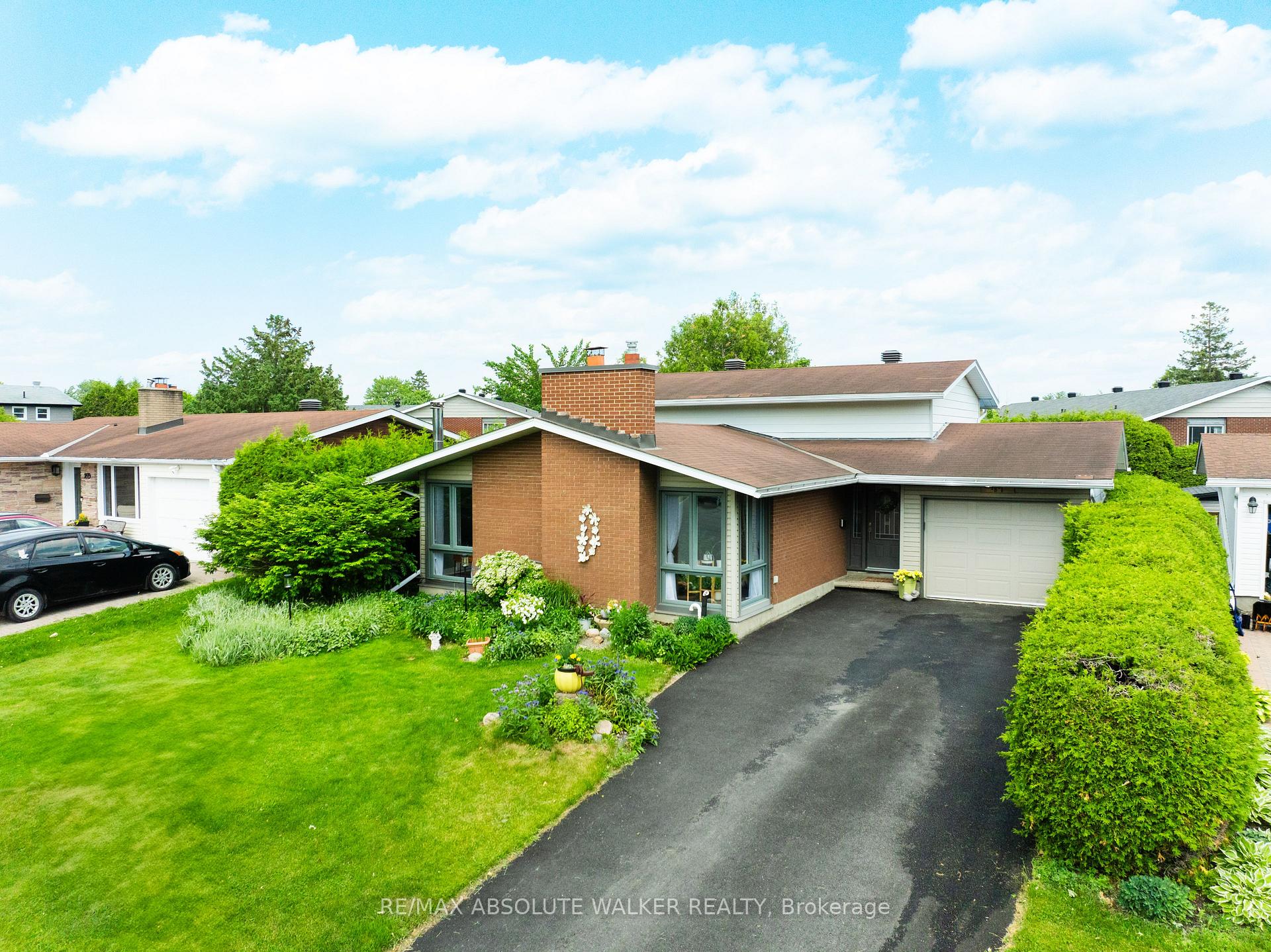 Photo 32 of 1881 Greenacre Crescent, Ottawa, Beacon Hill South — HOMEH