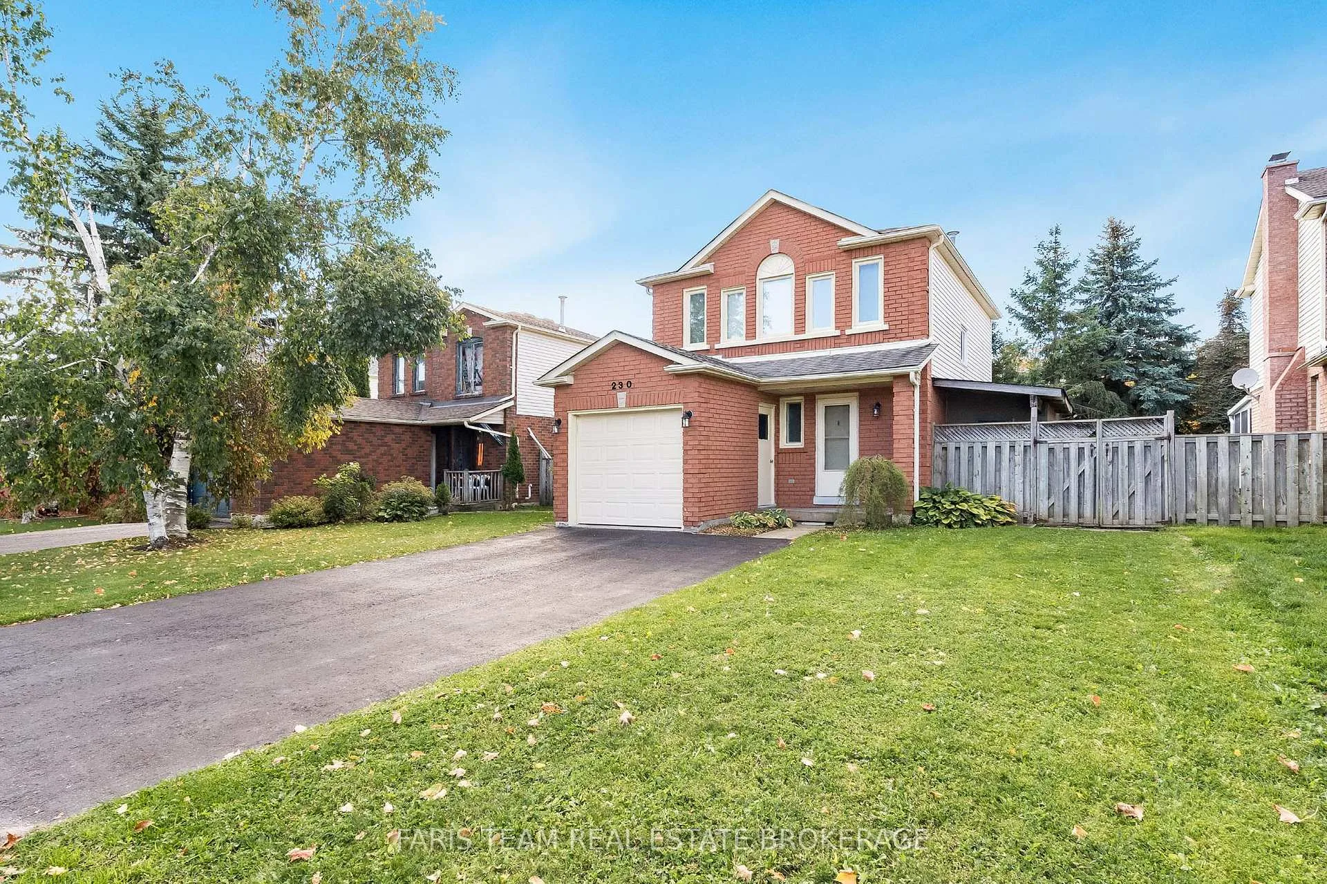 Photo 3 of 230 Kozlov Street, Barrie, West Bayfield — HOMEH