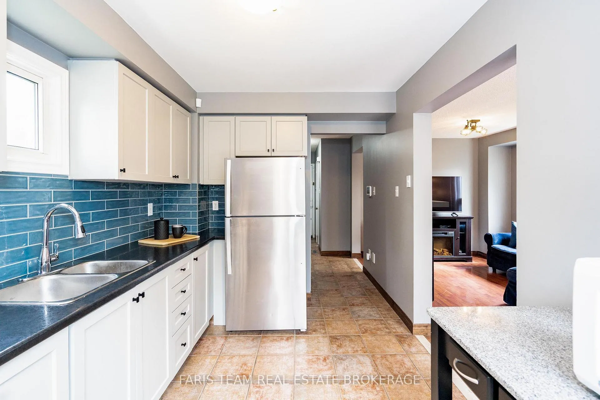 Photo 9 of 230 Kozlov Street, Barrie, West Bayfield — HOMEH