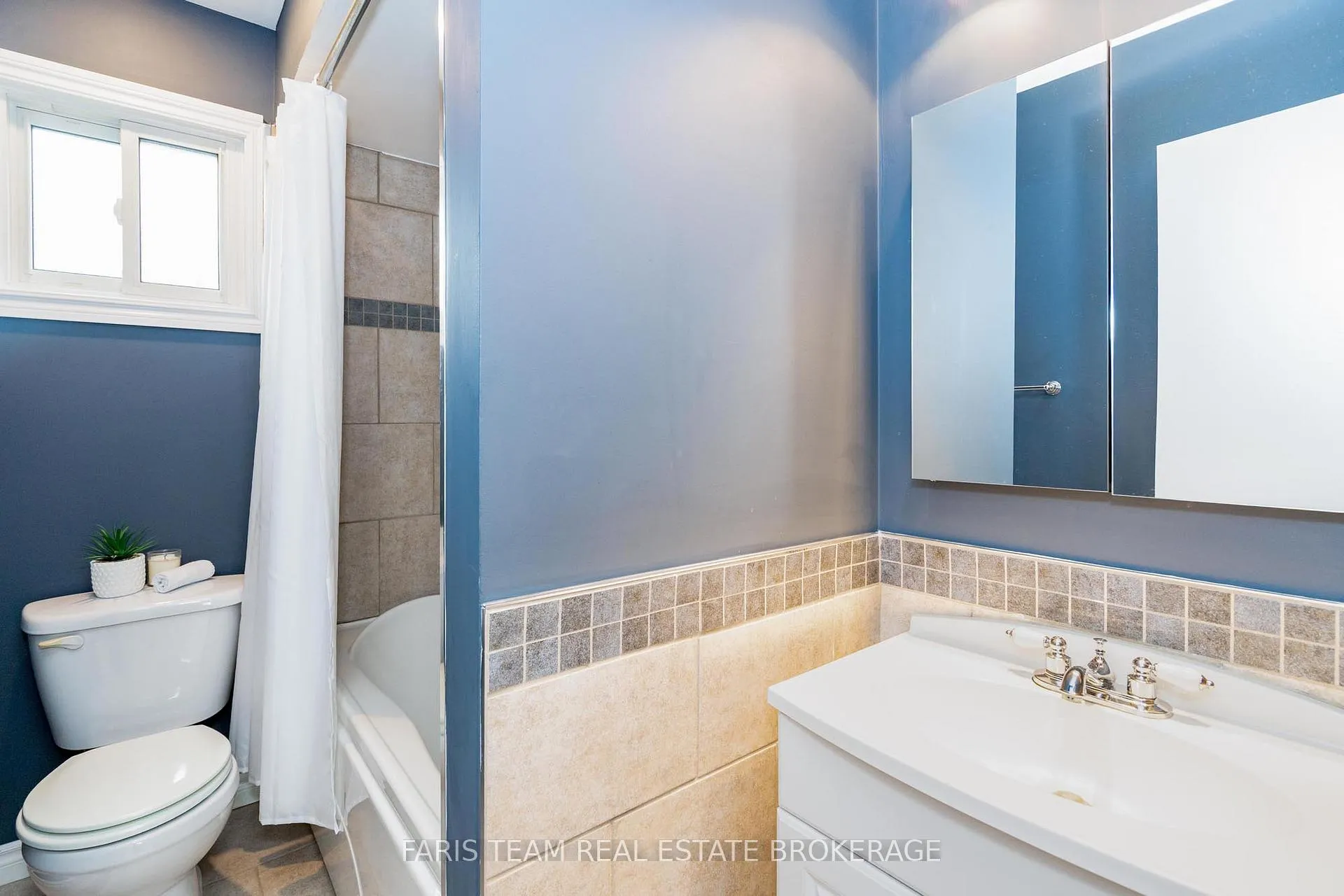 Photo 21 of 230 Kozlov Street, Barrie, West Bayfield — HOMEH