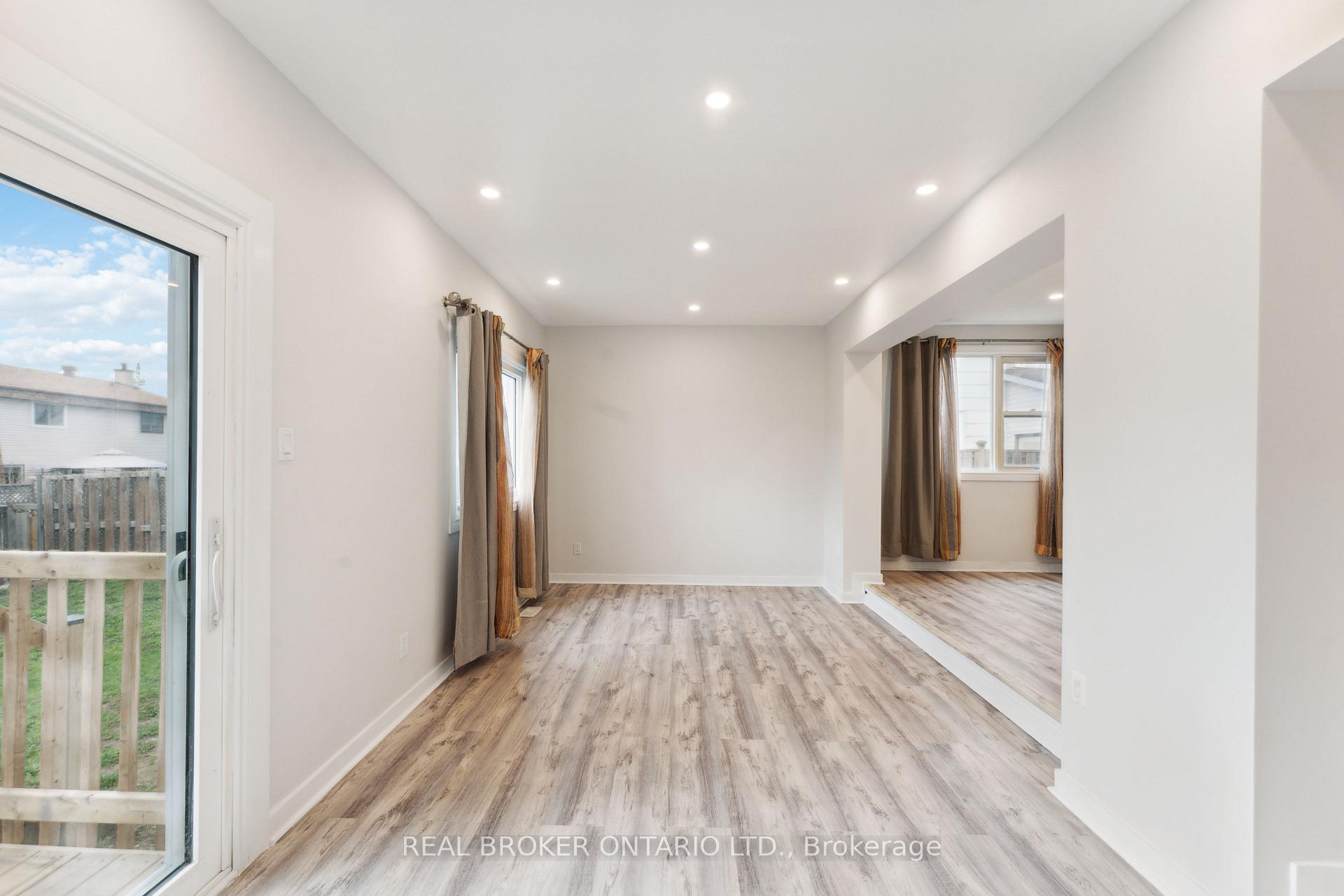 Photo 8 of 125 Priam Way, Ottawa, Westcliffe Estates — HOMEH