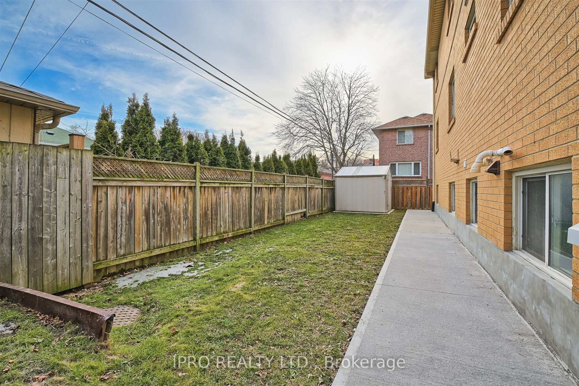 Photo 4 of 657 Evans Avenue, Etobicoke, Alderwood — HOMEH