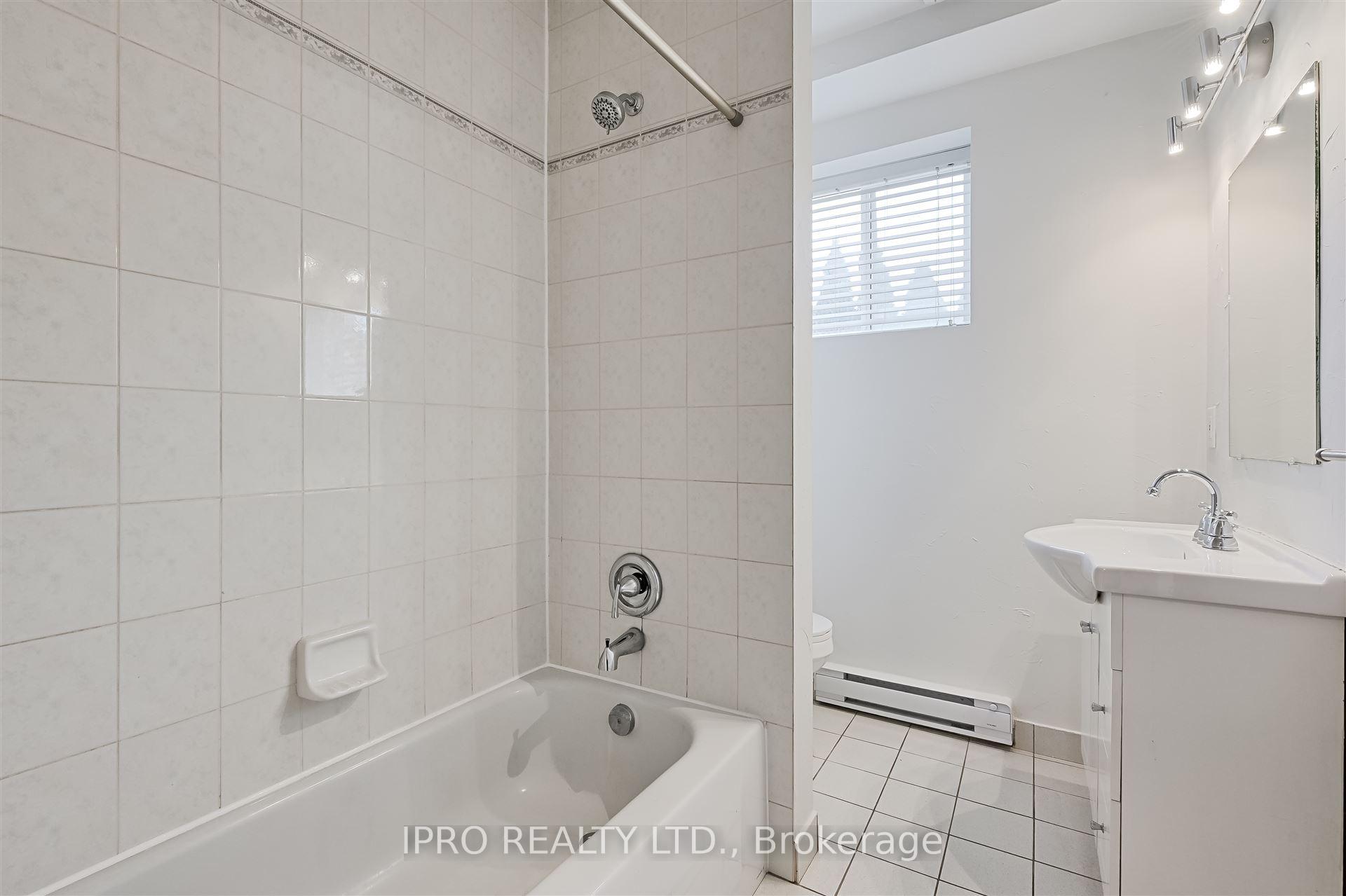Photo 5 of 657 Evans Avenue, Etobicoke, Alderwood — HOMEH