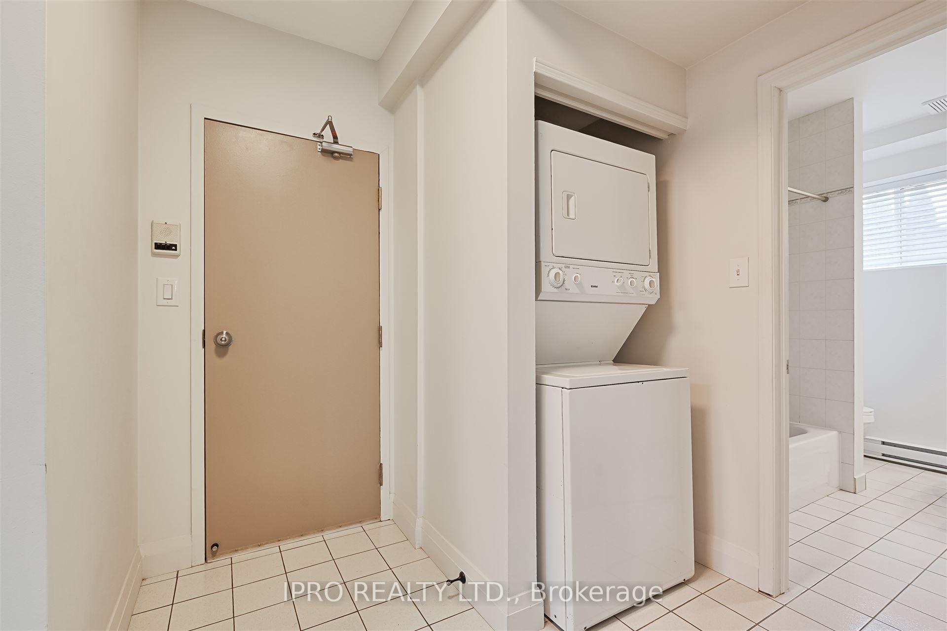 Photo 8 of 657 Evans Avenue, Etobicoke, Alderwood — HOMEH