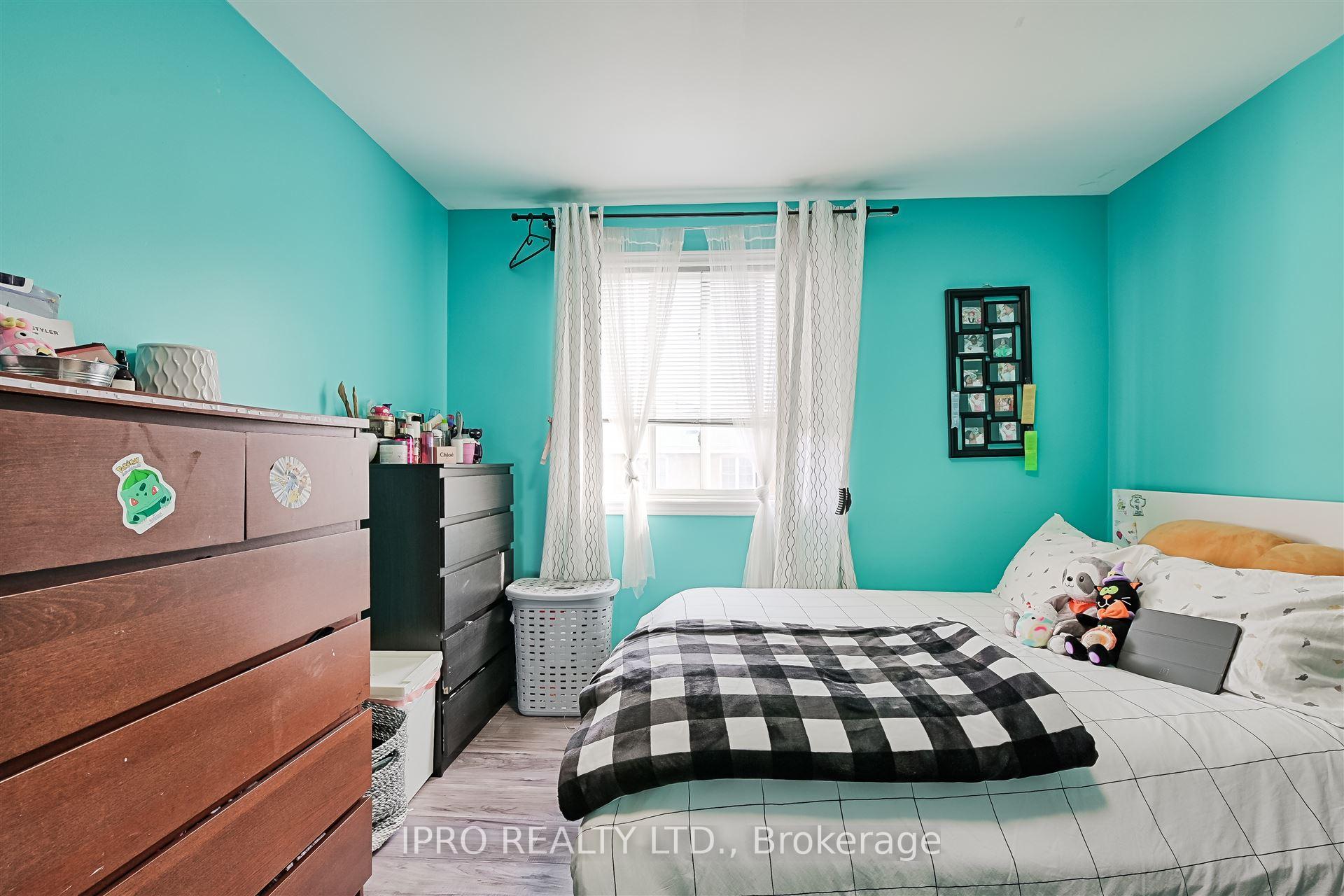 Photo 18 of 657 Evans Avenue, Etobicoke, Alderwood — HOMEH