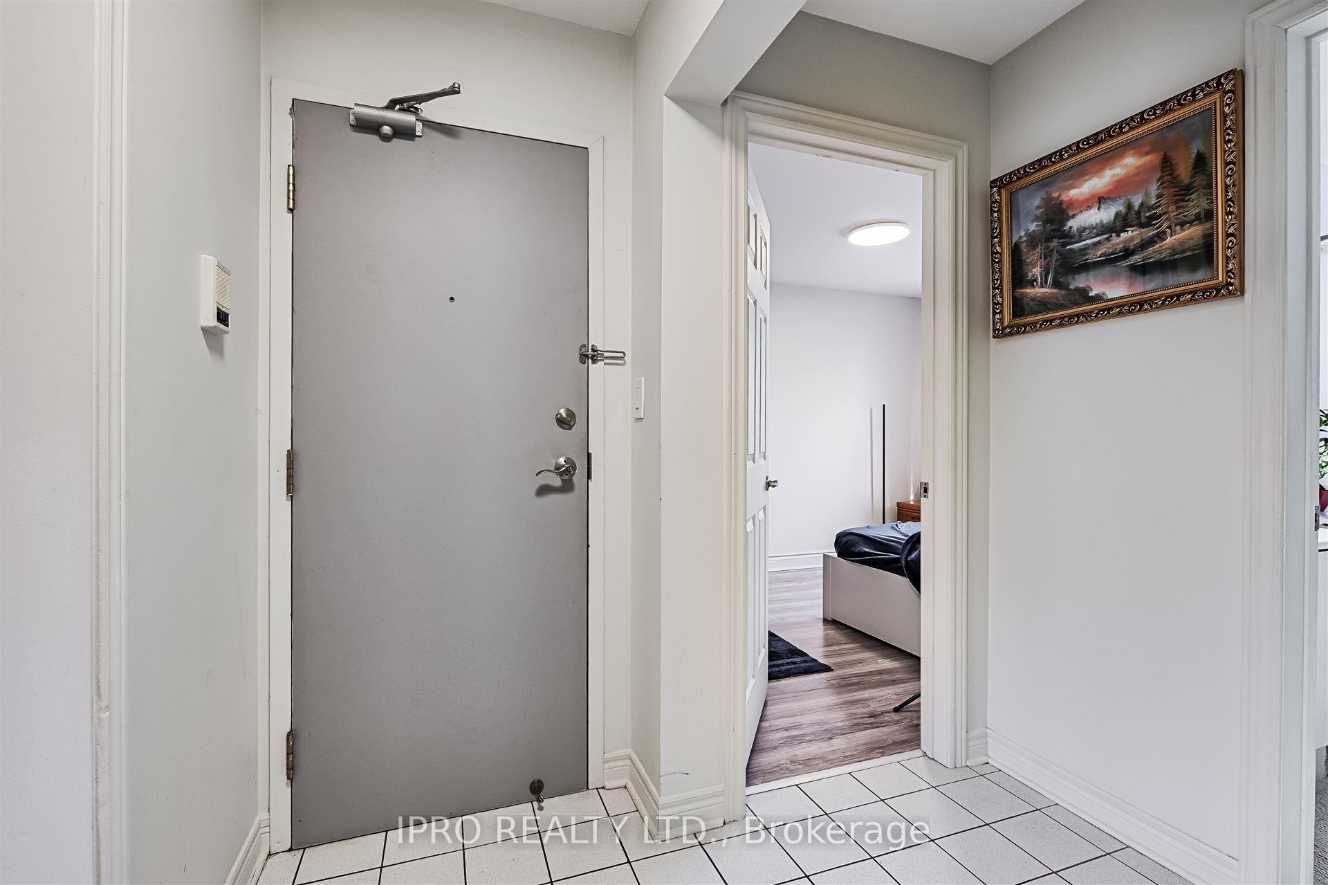 Photo 26 of 657 Evans Avenue, Etobicoke, Alderwood — HOMEH