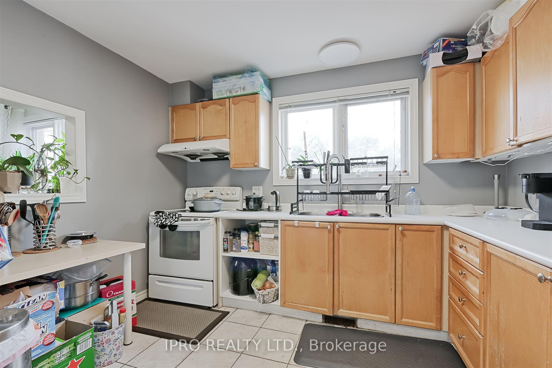 Photo 29 of 657 Evans Avenue, Etobicoke, Alderwood — HOMEH