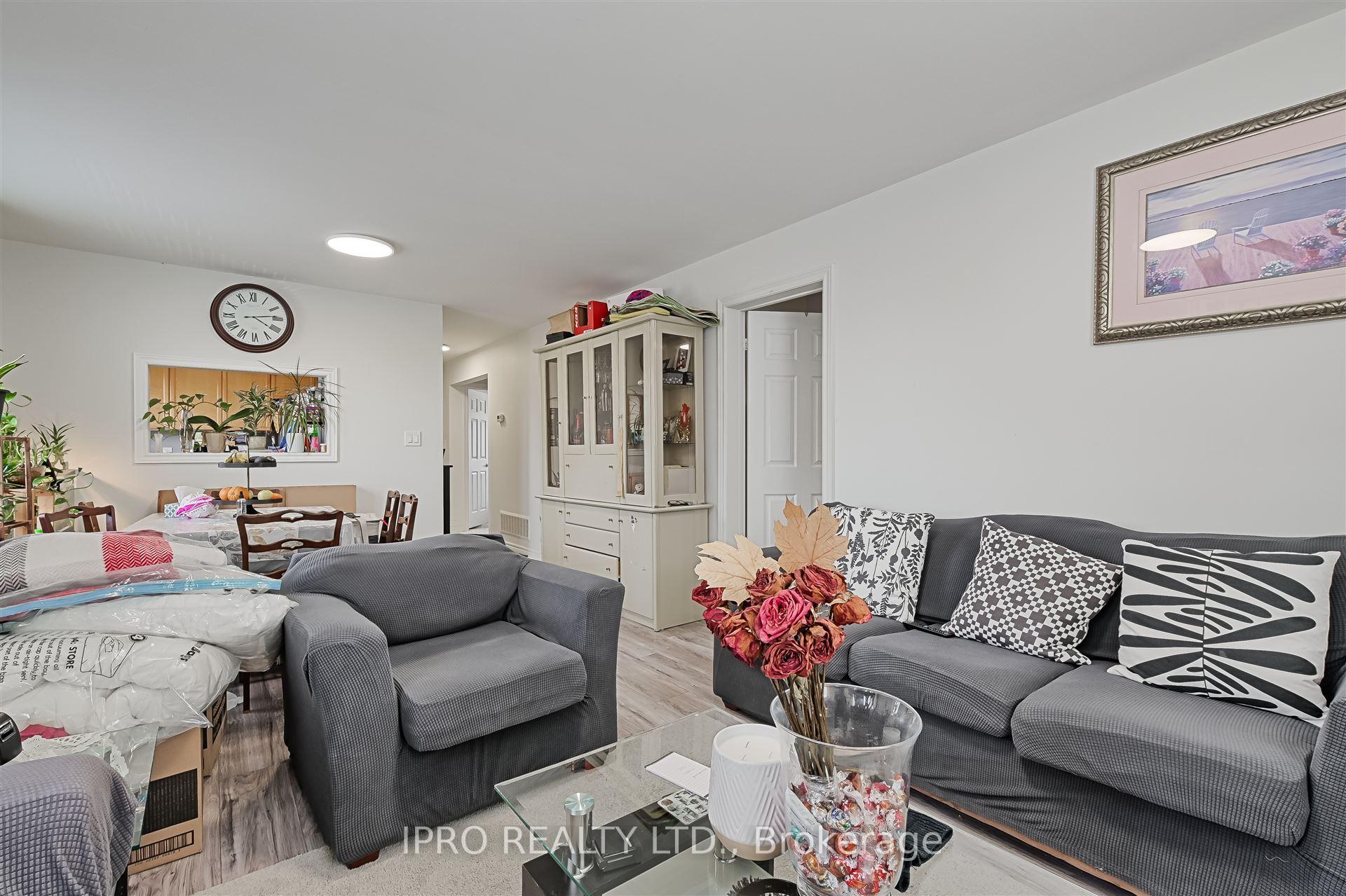 Photo 32 of 657 Evans Avenue, Etobicoke, Alderwood — HOMEH