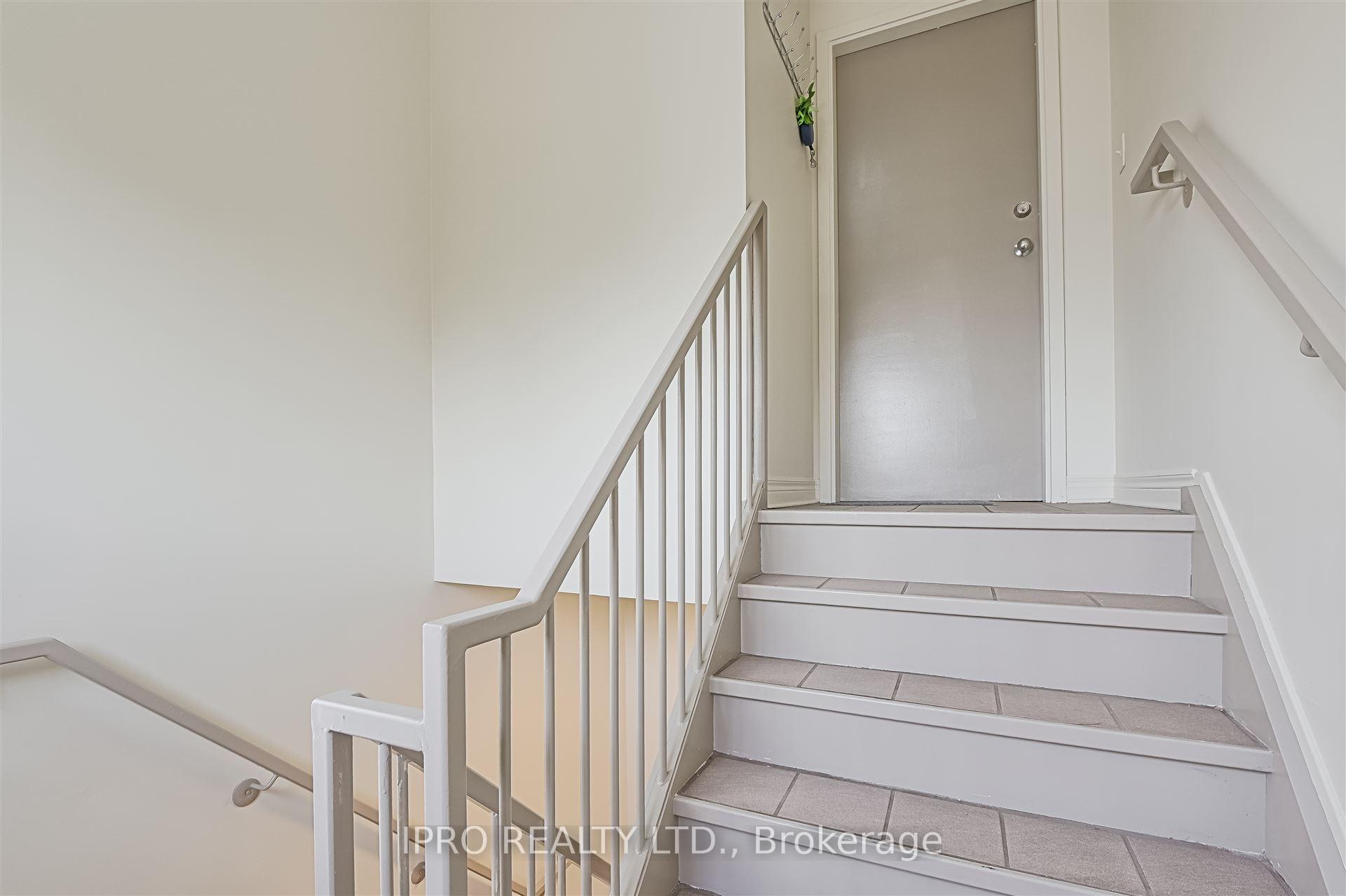 Photo 39 of 657 Evans Avenue, Etobicoke, Alderwood — HOMEH
