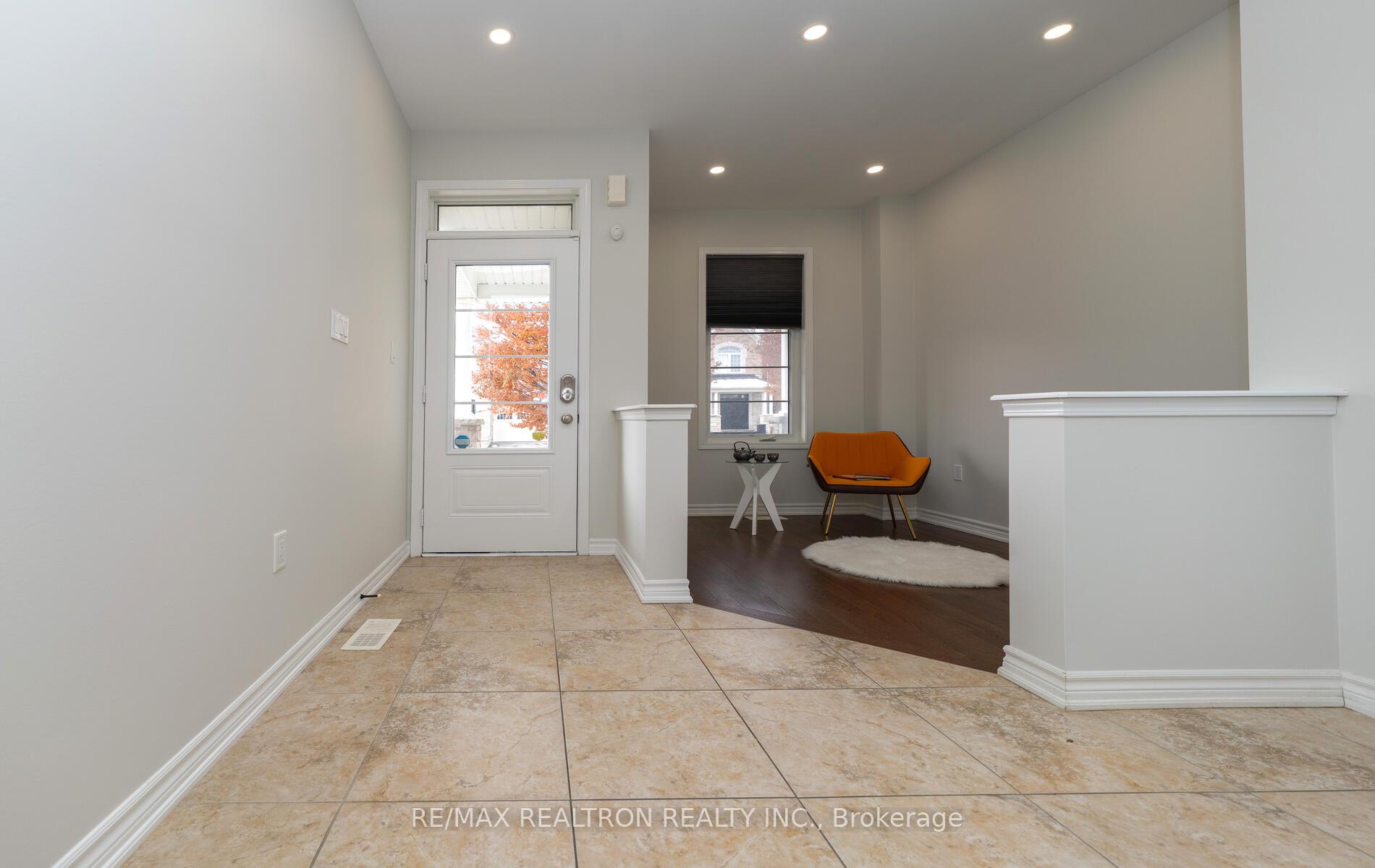 Photo 6 of 128 Buckle Crescent, Aurora, Rural Aurora — HOMEH