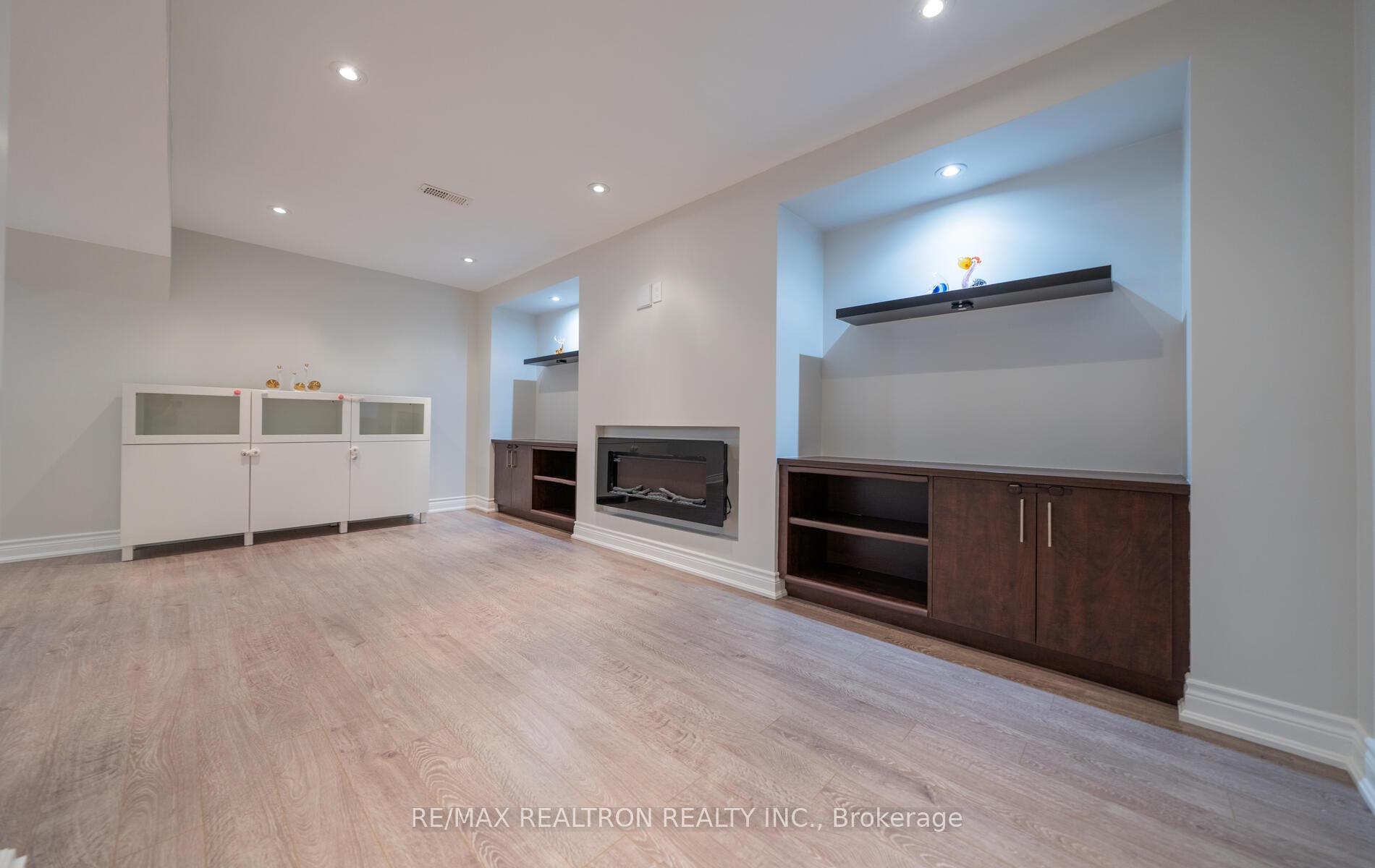 Photo 19 of 128 Buckle Crescent, Aurora, Rural Aurora — HOMEH