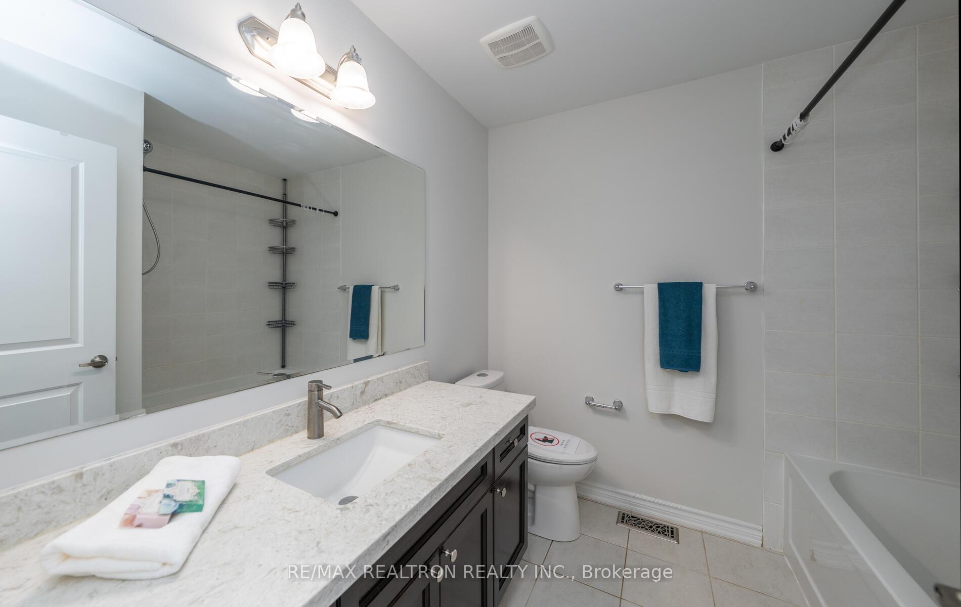 Photo 29 of 128 Buckle Crescent, Aurora, Rural Aurora — HOMEH
