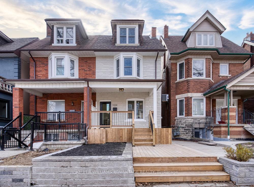 Front of 1224 Lansdowne Avenue