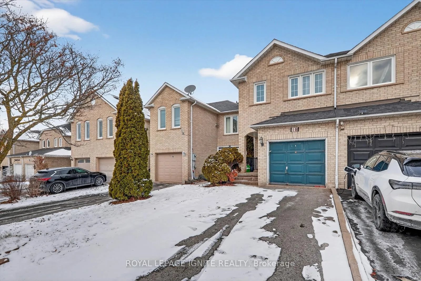 Photo 3 of 18 Gill Crescent, Ajax, Central West — HOMEH
