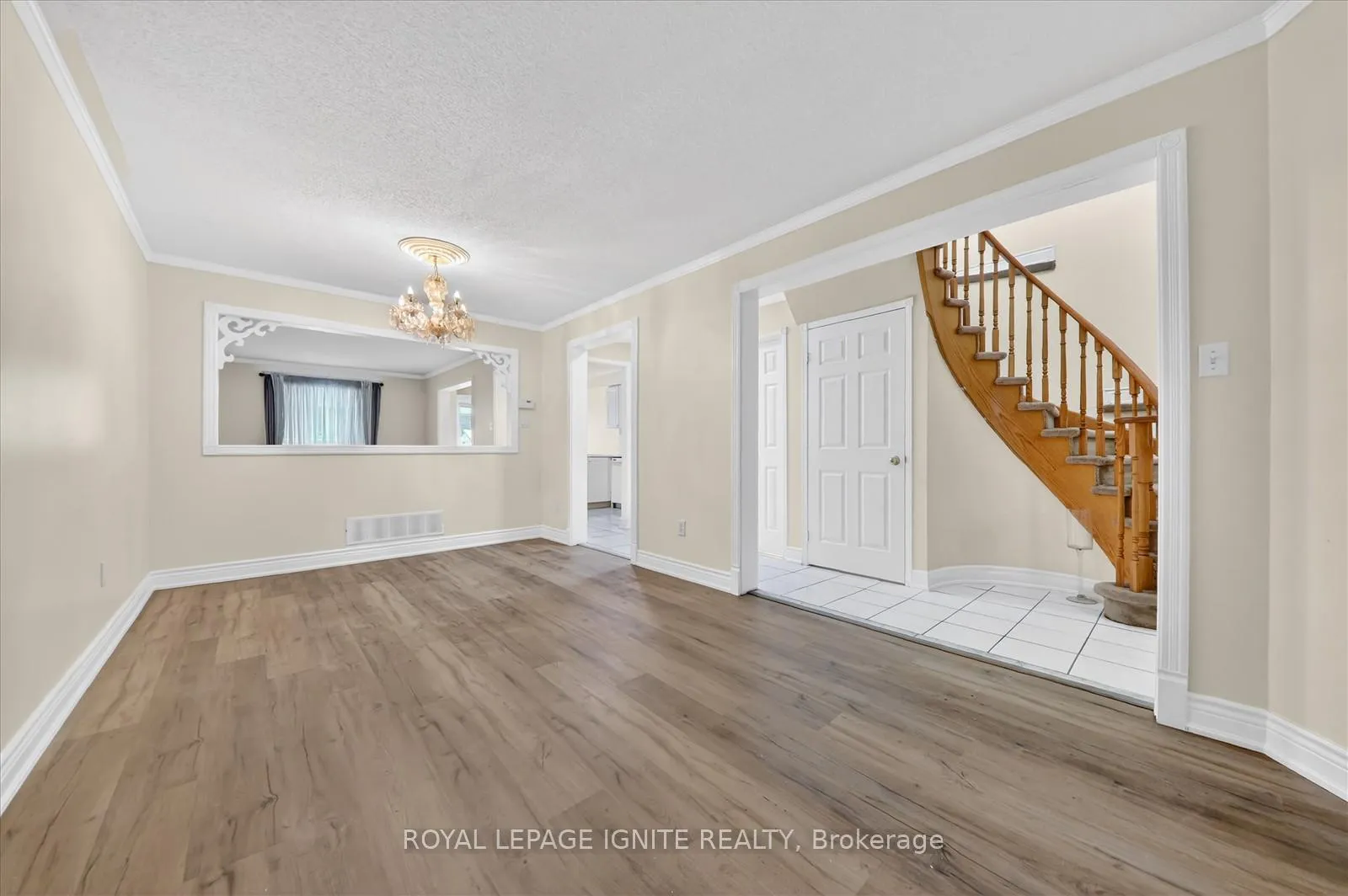 Photo 9 of 18 Gill Crescent, Ajax, Central West — HOMEH