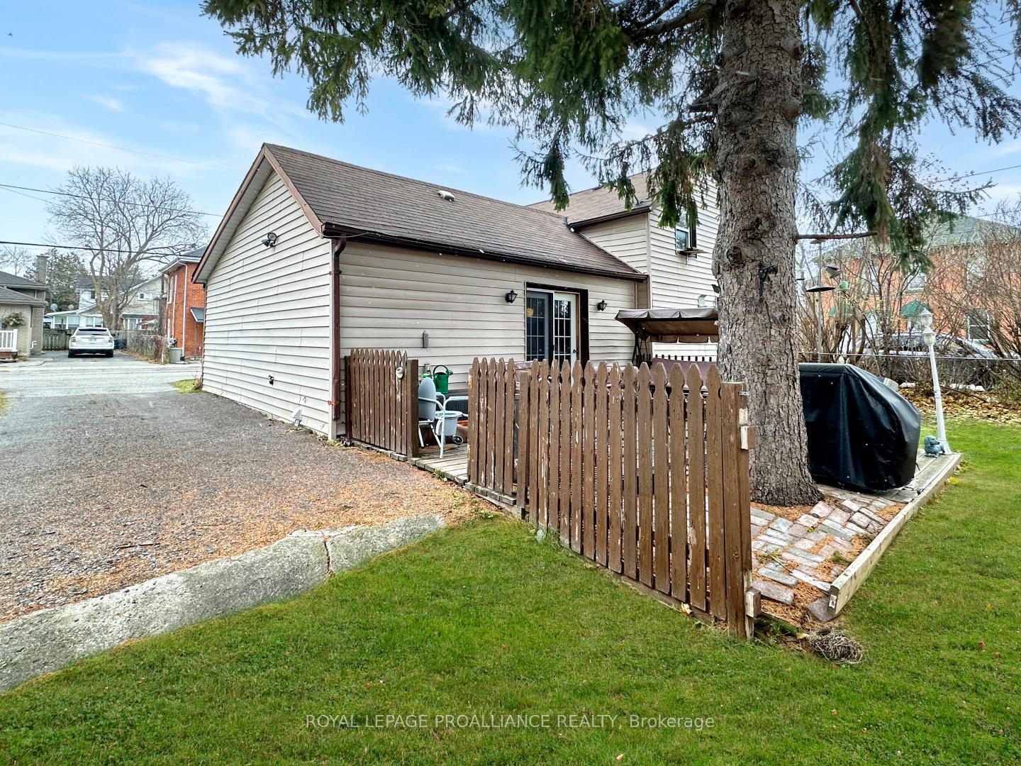 Photo 33 of 97 Catharine Street, Belleville, Belleville Ward — HOMEH