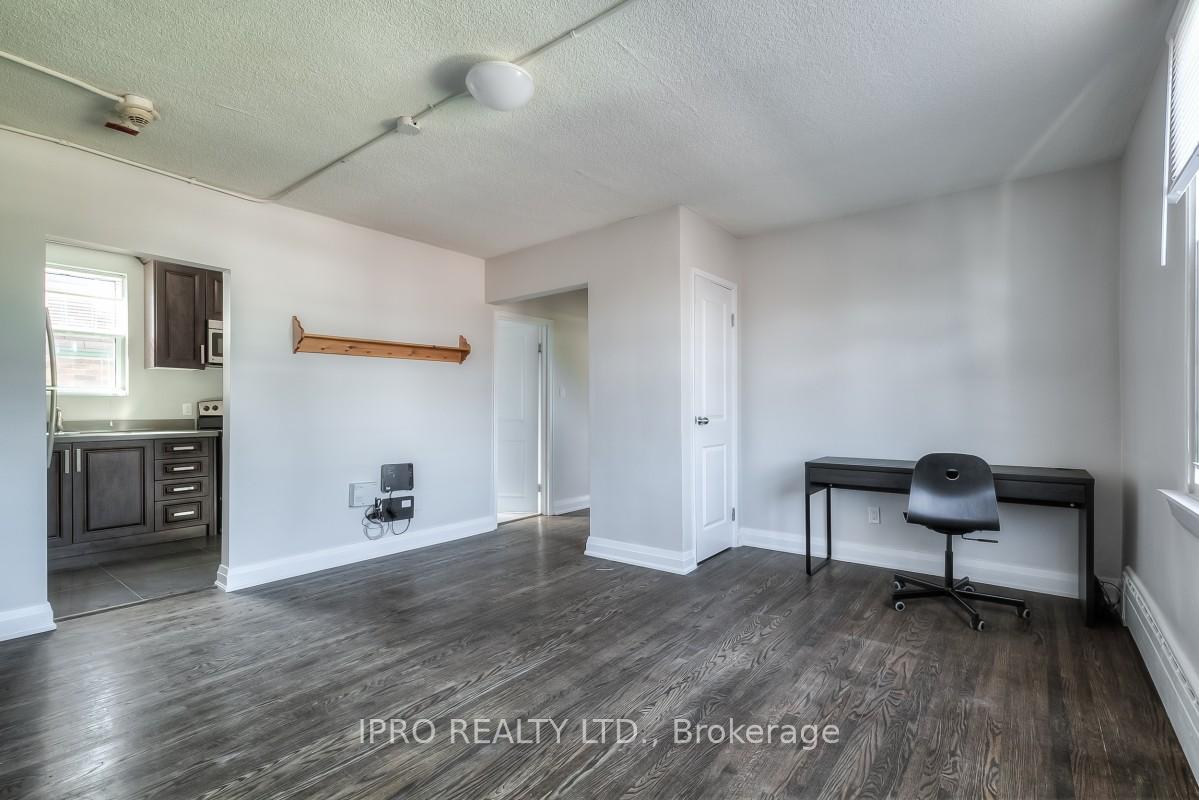 Photo 5 of Unit 3, 6 Seventeenth Street, Etobicoke, New Toronto — HOMEH