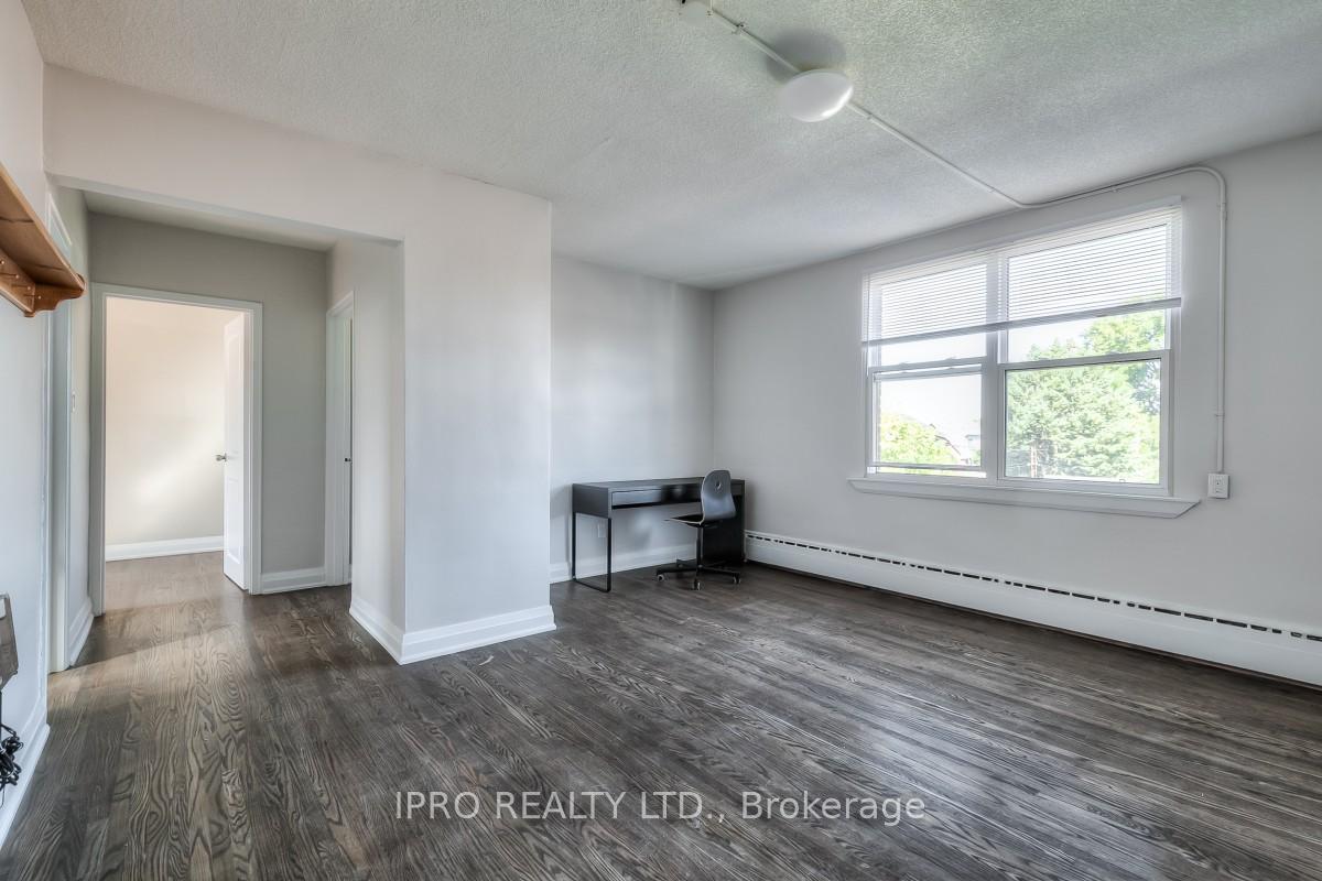 Photo 6 of Unit 3, 6 Seventeenth Street, Etobicoke, New Toronto — HOMEH