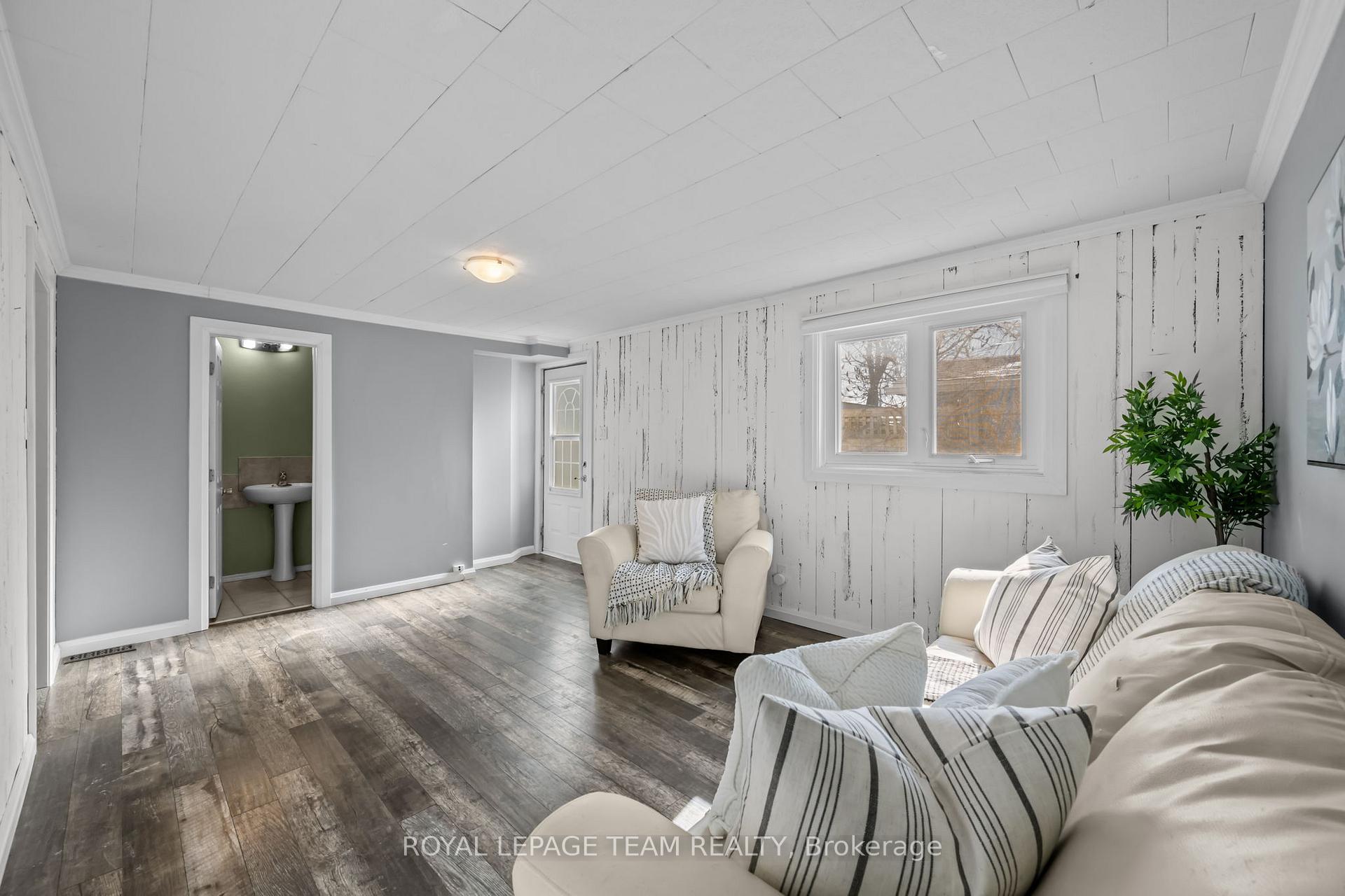 Photo 8 of 109 Eastpark Drive, Ottawa, Blackburn Hamlet — HOMEH