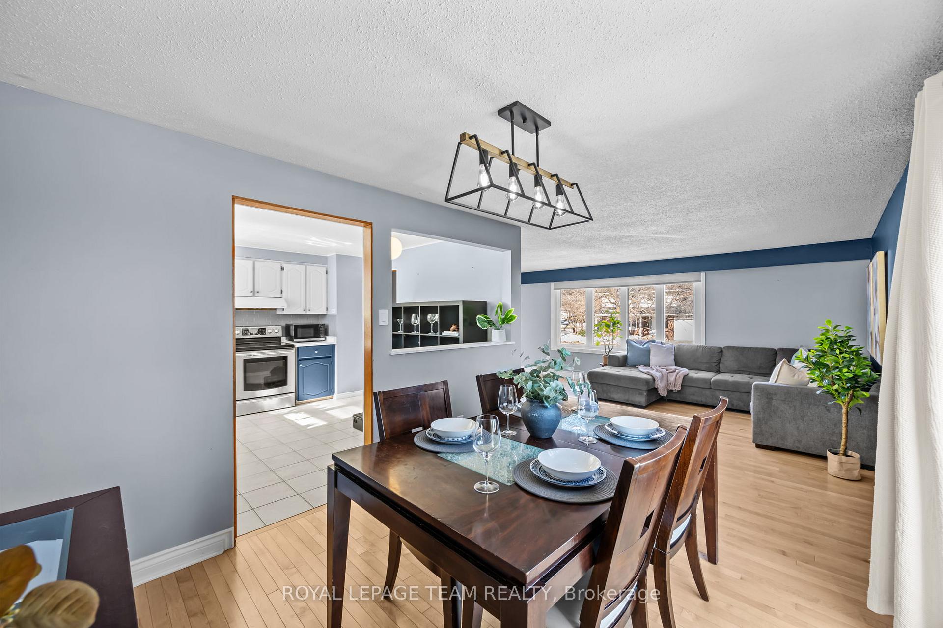 Photo 15 of 109 Eastpark Drive, Ottawa, Blackburn Hamlet — HOMEH