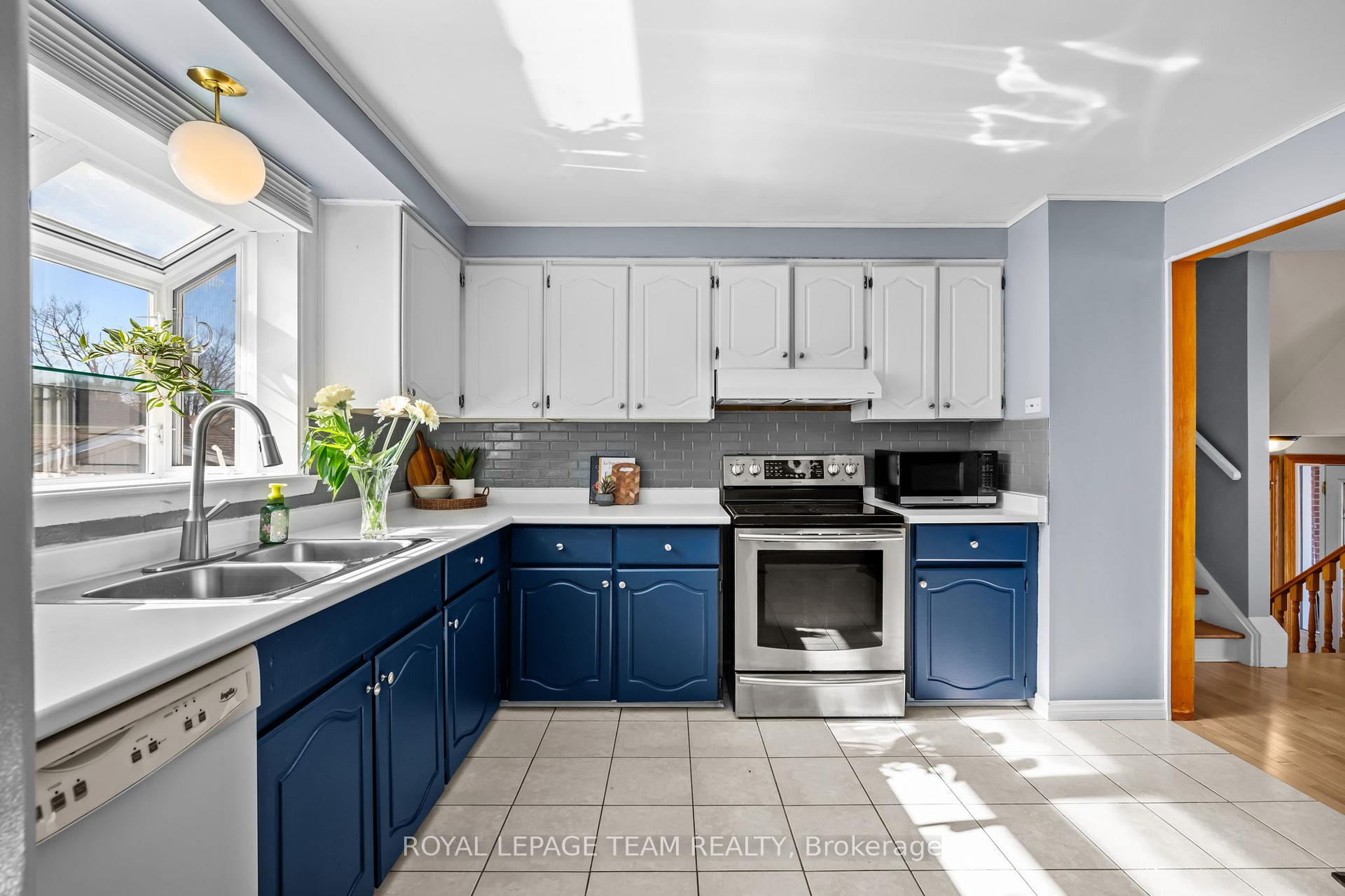 Photo 16 of 109 Eastpark Drive, Ottawa, Blackburn Hamlet — HOMEH