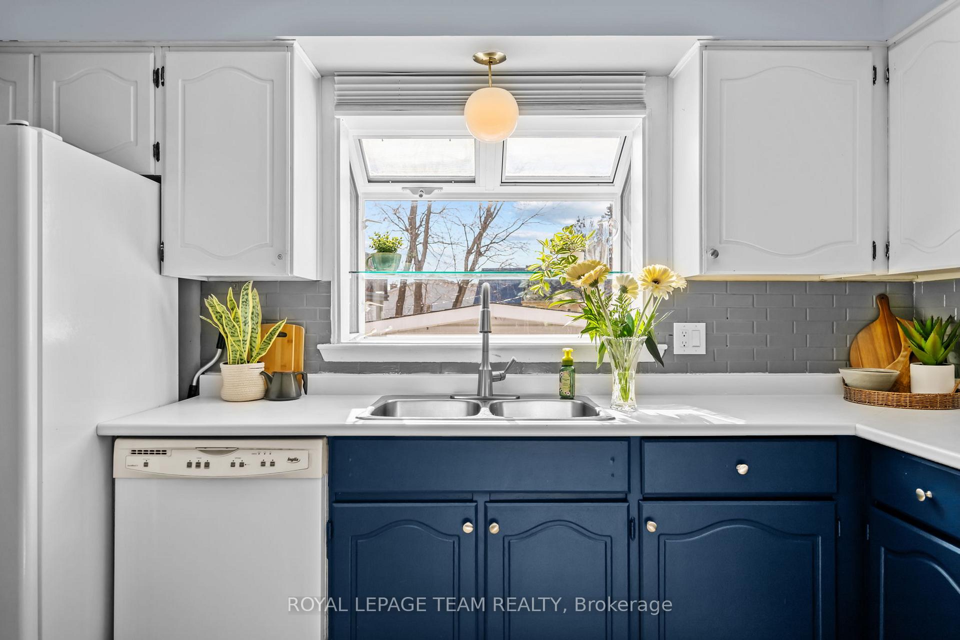 Photo 17 of 109 Eastpark Drive, Ottawa, Blackburn Hamlet — HOMEH