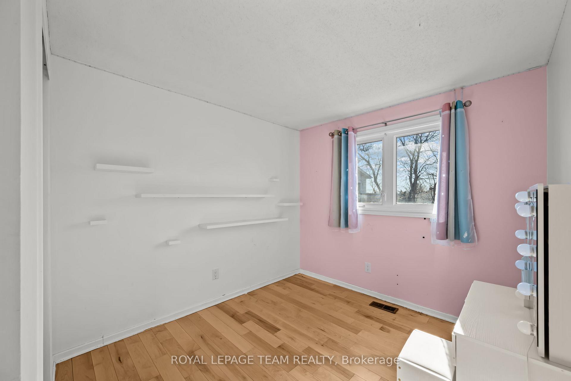 Photo 21 of 109 Eastpark Drive, Ottawa, Blackburn Hamlet — HOMEH
