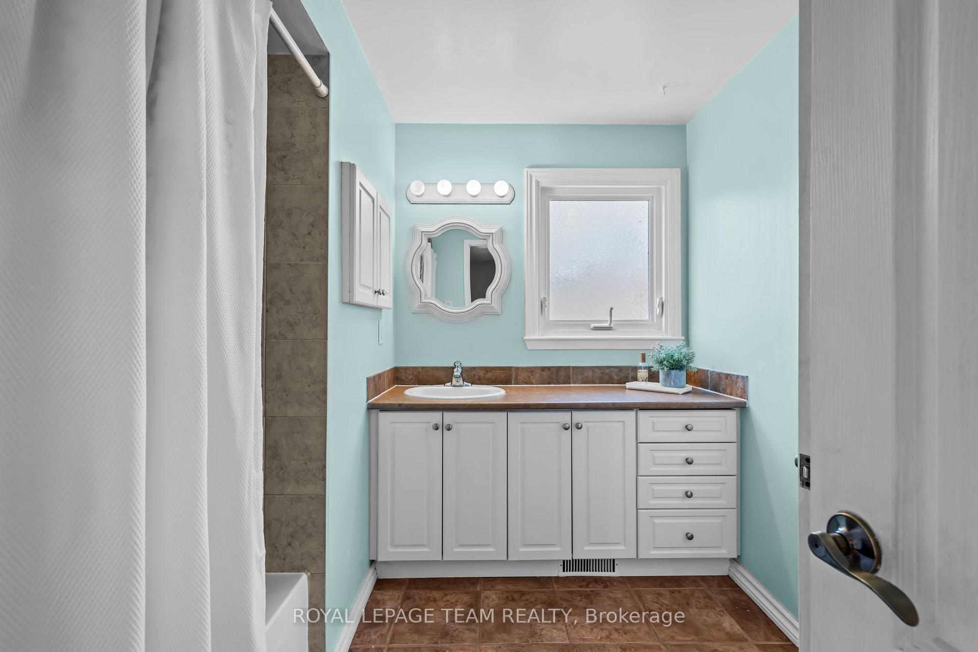 Photo 25 of 109 Eastpark Drive, Ottawa, Blackburn Hamlet — HOMEH