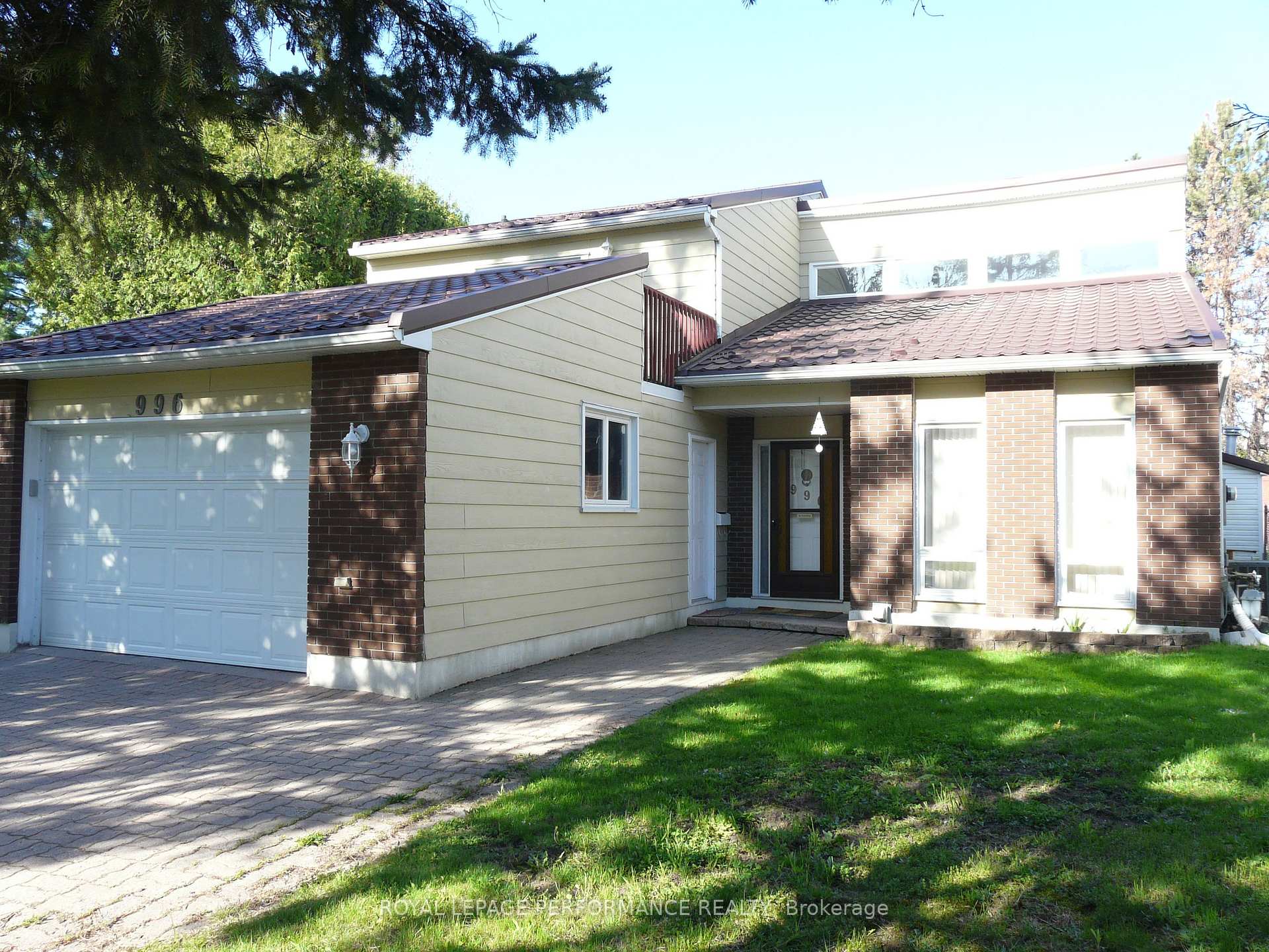Photo 1 of 996 Laporte Street, Ottawa, Beacon Hill South — HOMEH