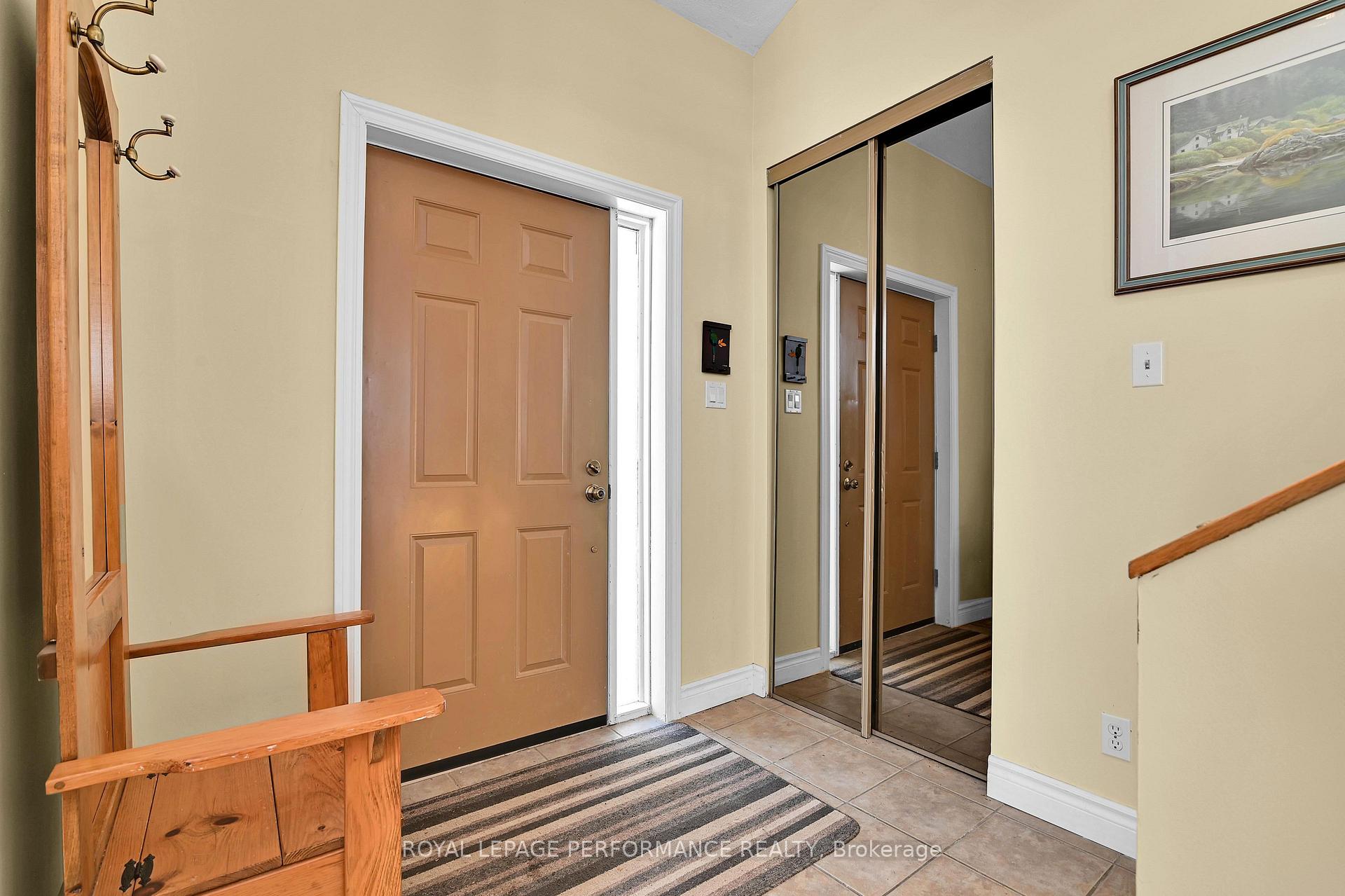 Photo 2 of 996 Laporte Street, Ottawa, Beacon Hill South — HOMEH
