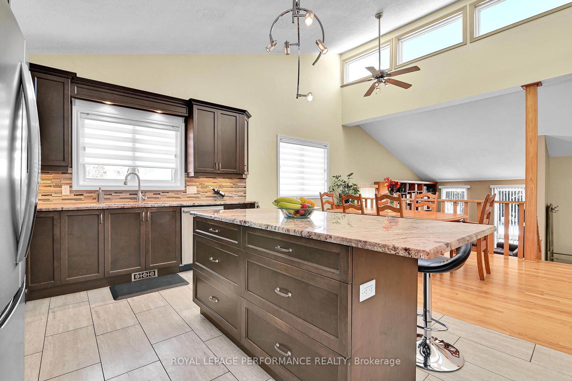 Photo 12 of 996 Laporte Street, Ottawa, Beacon Hill South — HOMEH