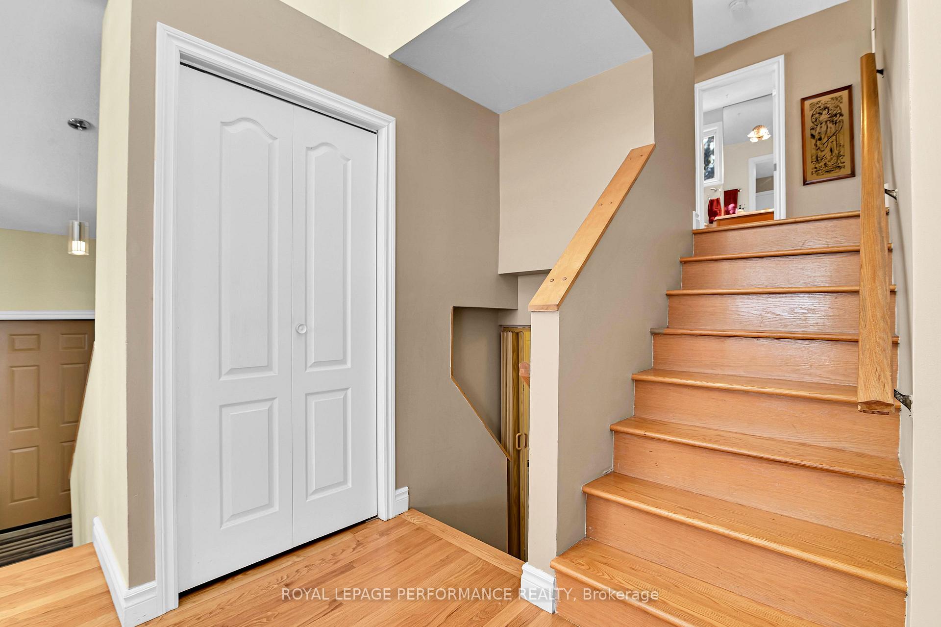 Photo 8 of 996 Laporte Street, Ottawa, Beacon Hill South — HOMEH