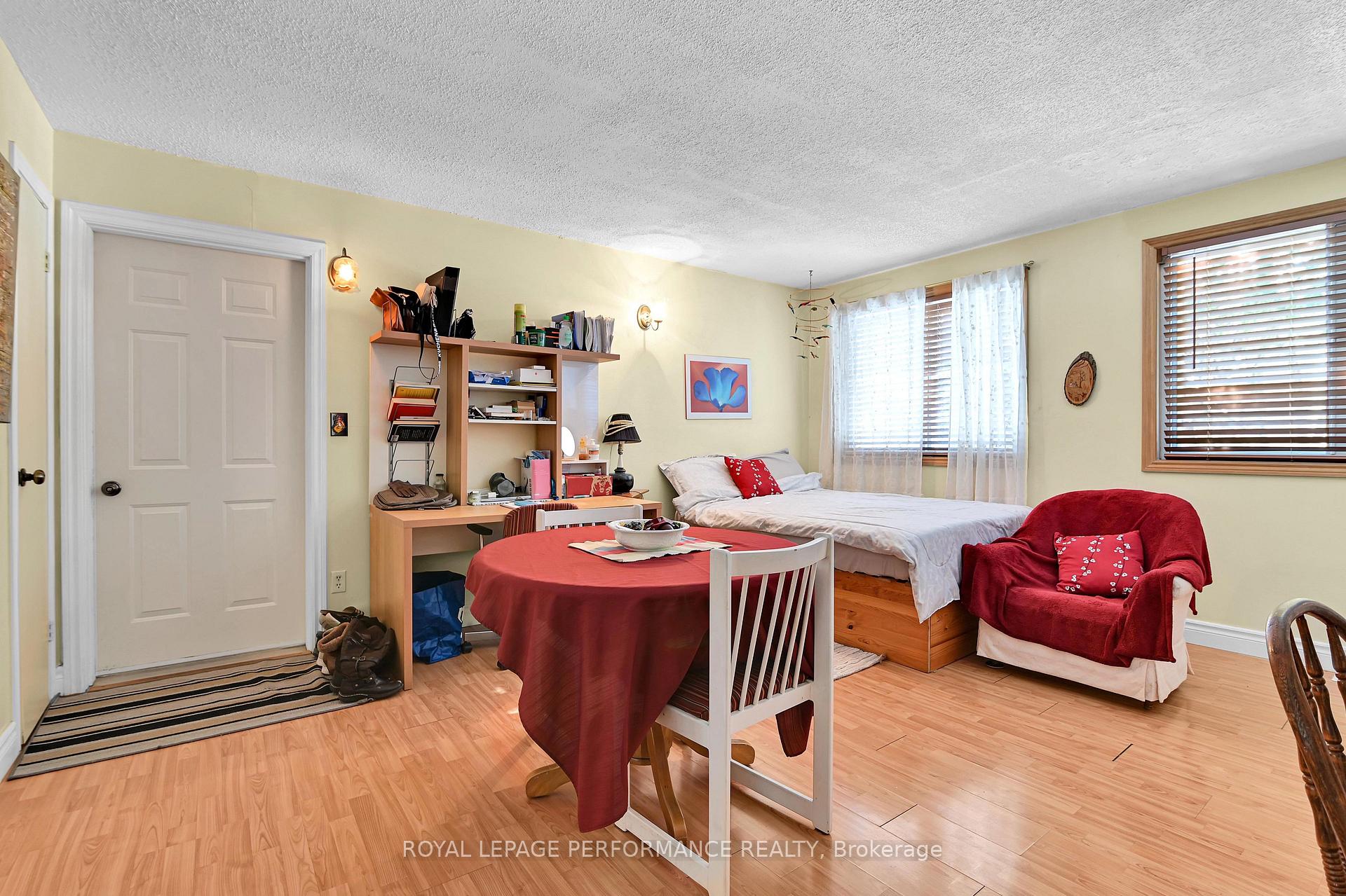 Photo 10 of 996 Laporte Street, Ottawa, Beacon Hill South — HOMEH