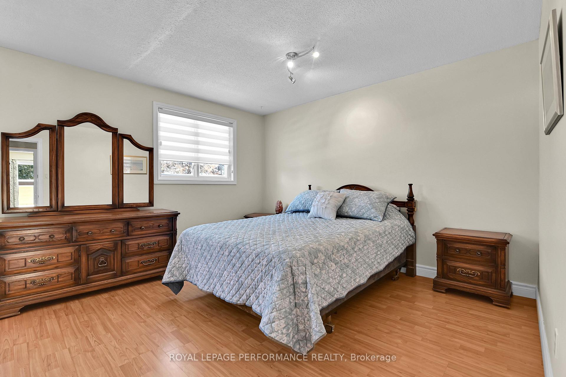 Photo 18 of 996 Laporte Street, Ottawa, Beacon Hill South — HOMEH