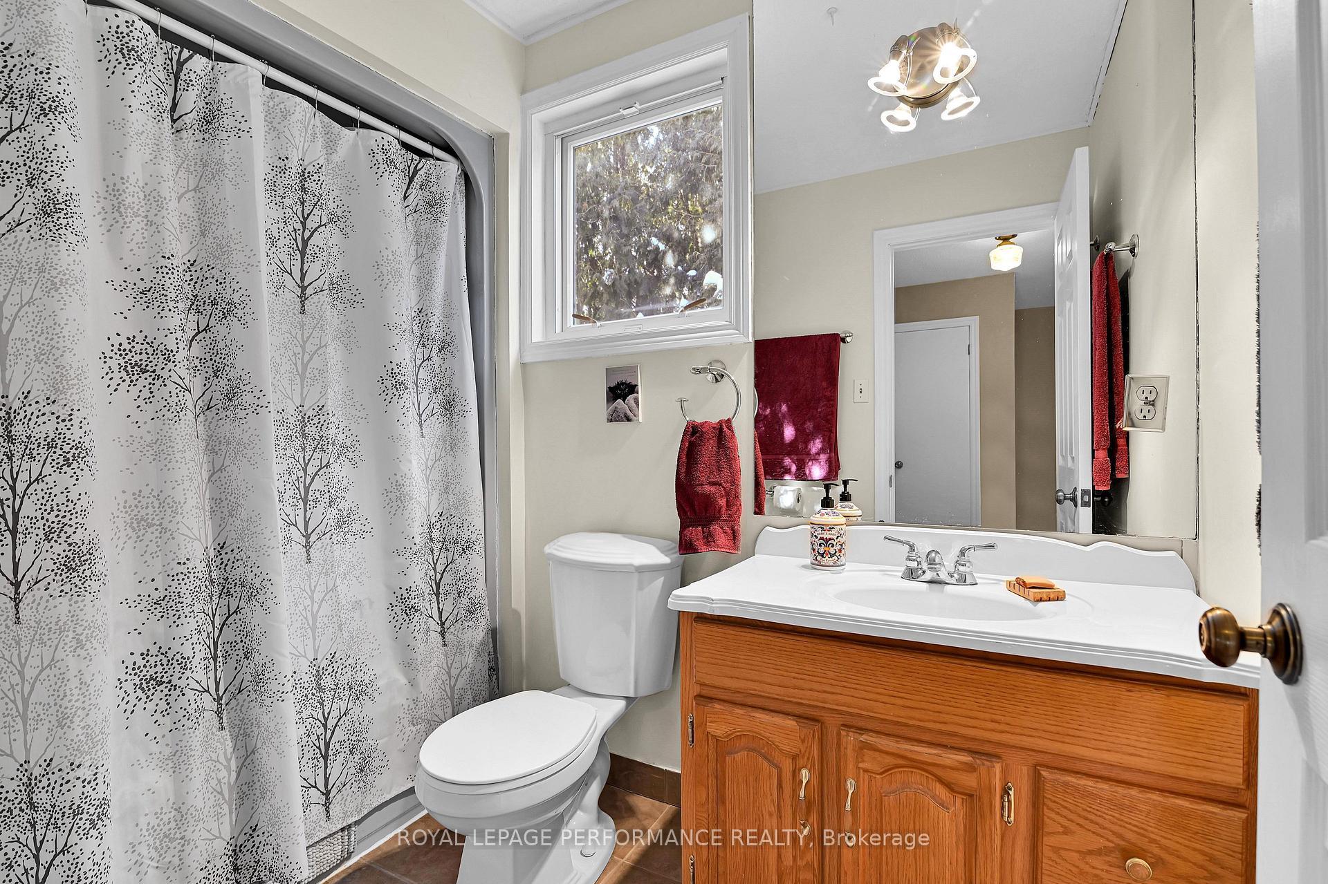 Photo 17 of 996 Laporte Street, Ottawa, Beacon Hill South — HOMEH