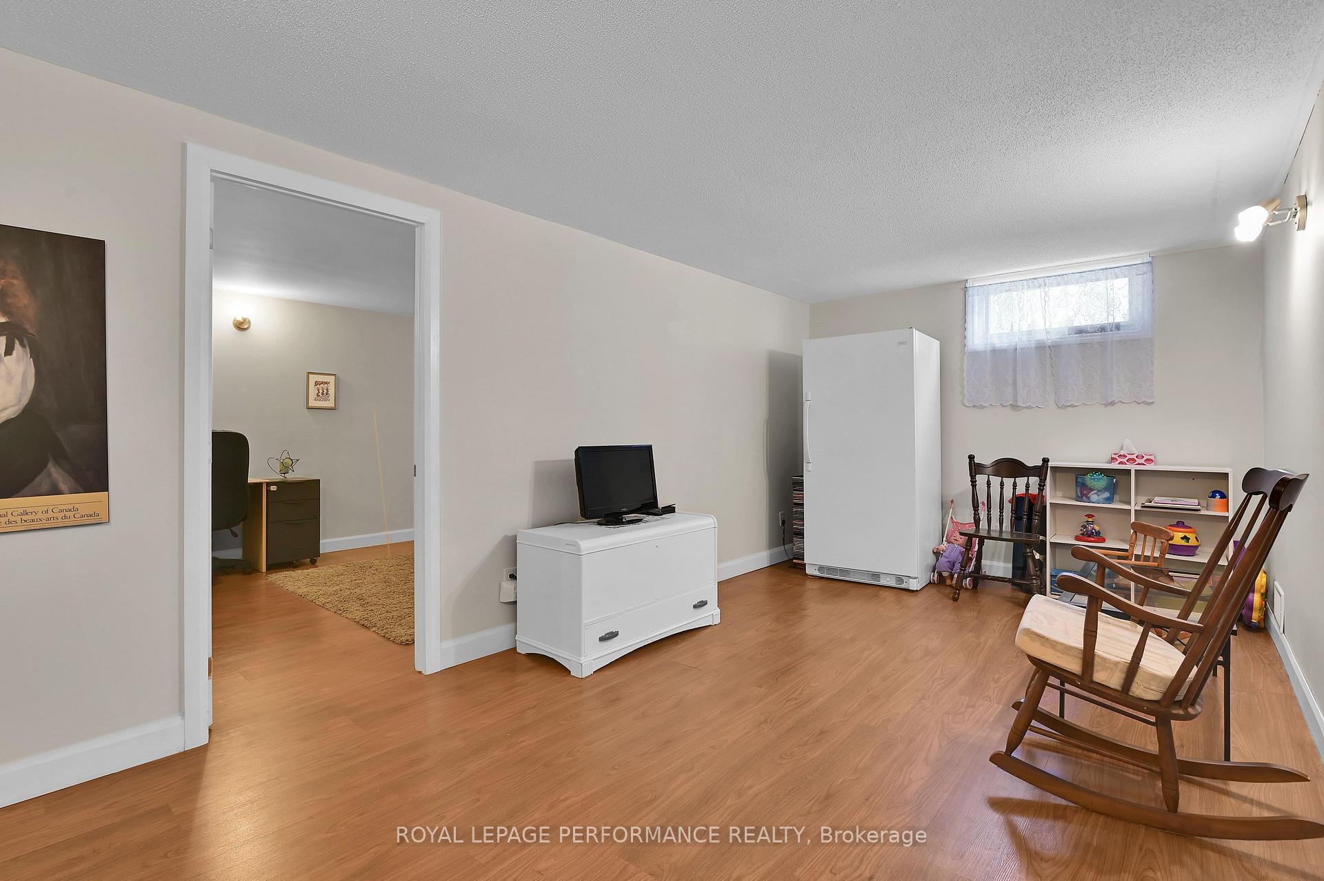 Photo 21 of 996 Laporte Street, Ottawa, Beacon Hill South — HOMEH